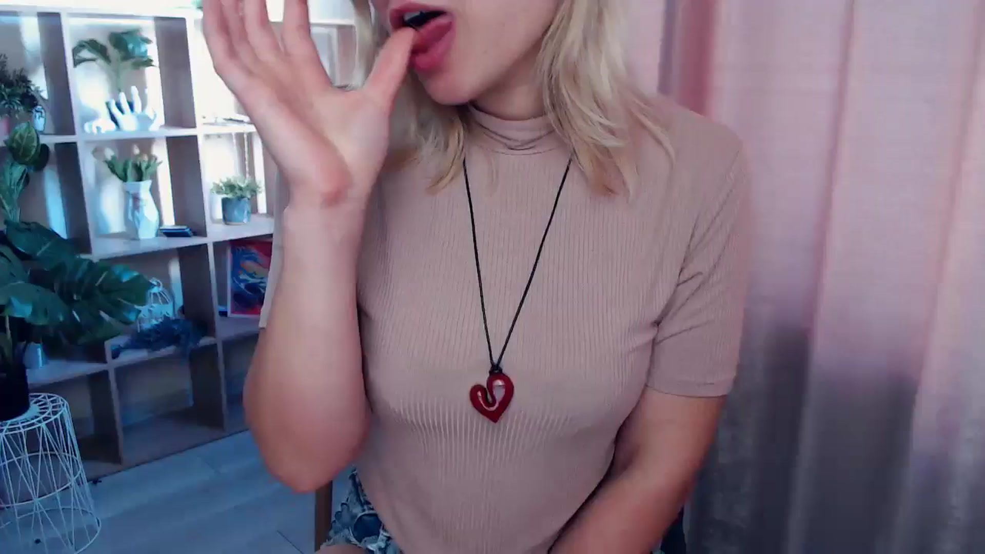 Gallery image thumbnail from Kukla_kolduna's myfreecams stream on, 05/01/2025, 15:44 image 3 of 20