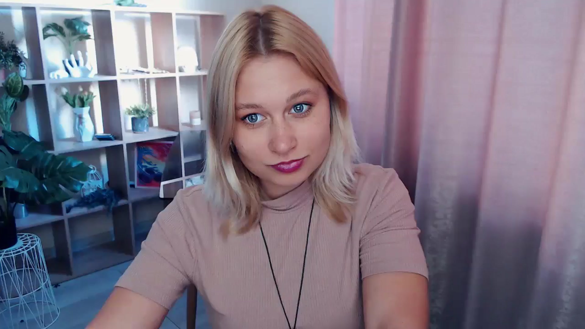 Gallery image thumbnail from Kukla_kolduna's myfreecams stream on, 05/01/2025, 15:44 image 10 of 20