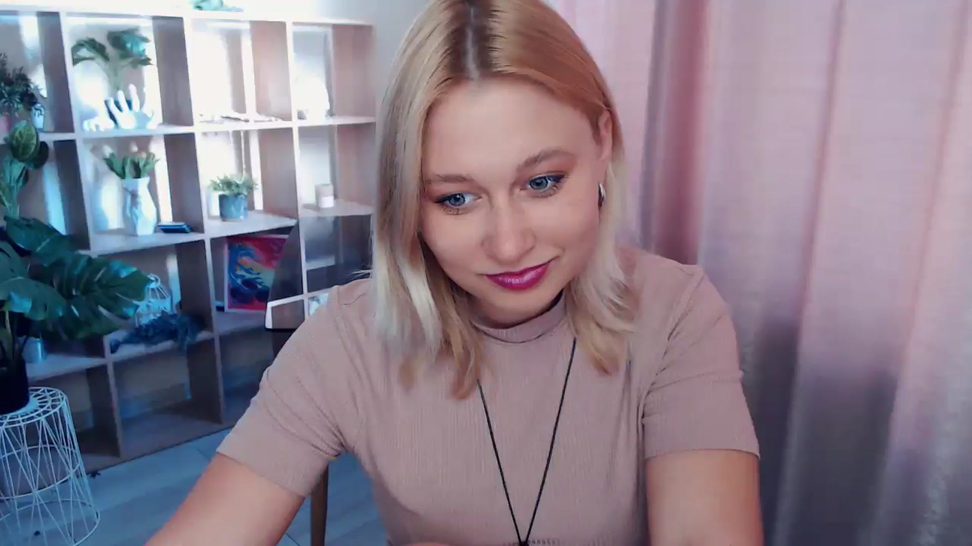 Gallery image thumbnail from Kukla_kolduna's myfreecams stream on, 05/01/2025, 15:44 image 7 of 20
