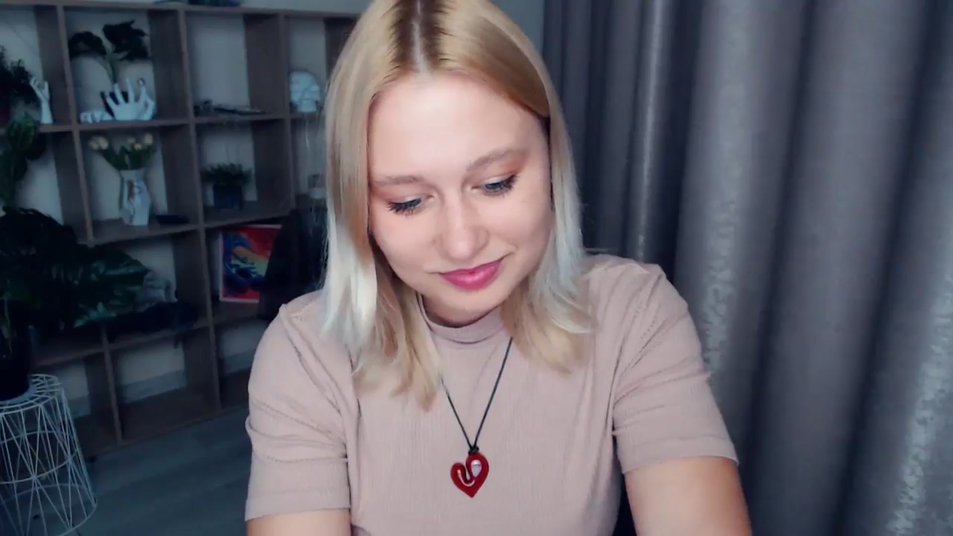 Gallery image thumbnail from Kukla_kolduna's myfreecams stream on, 05/01/2025, 17:51 image 18 of 20