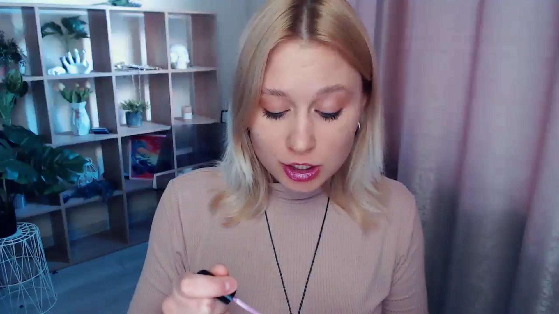 Gallery image thumbnail from Kukla_kolduna's myfreecams stream on, 05/01/2025, 17:51 image 2 of 20