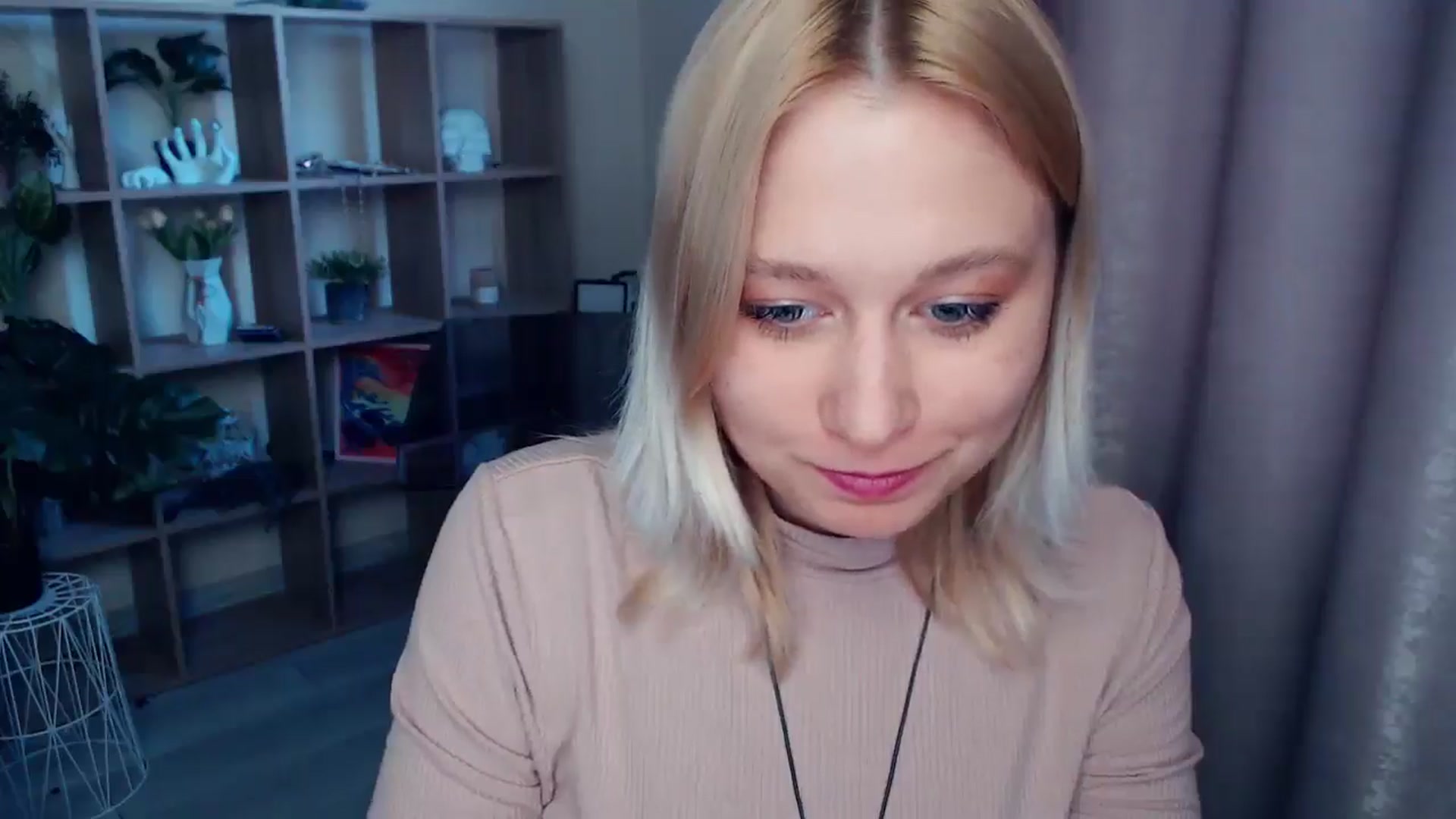 Gallery image thumbnail from Kukla_kolduna's myfreecams stream on, 05/01/2025, 17:51 image 11 of 20