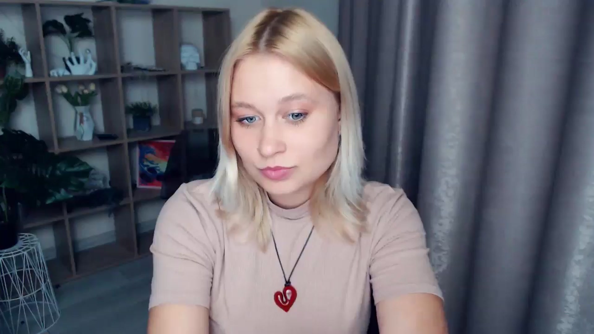 Gallery image thumbnail from Kukla_kolduna's myfreecams stream on, 05/01/2025, 17:51 image 19 of 20