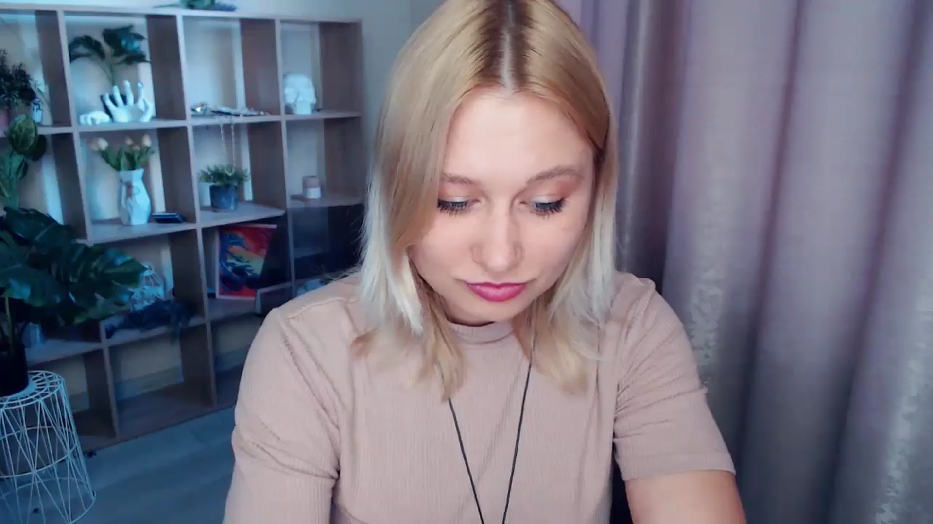 Gallery image thumbnail from Kukla_kolduna's myfreecams stream on, 05/01/2025, 17:51 image 8 of 20