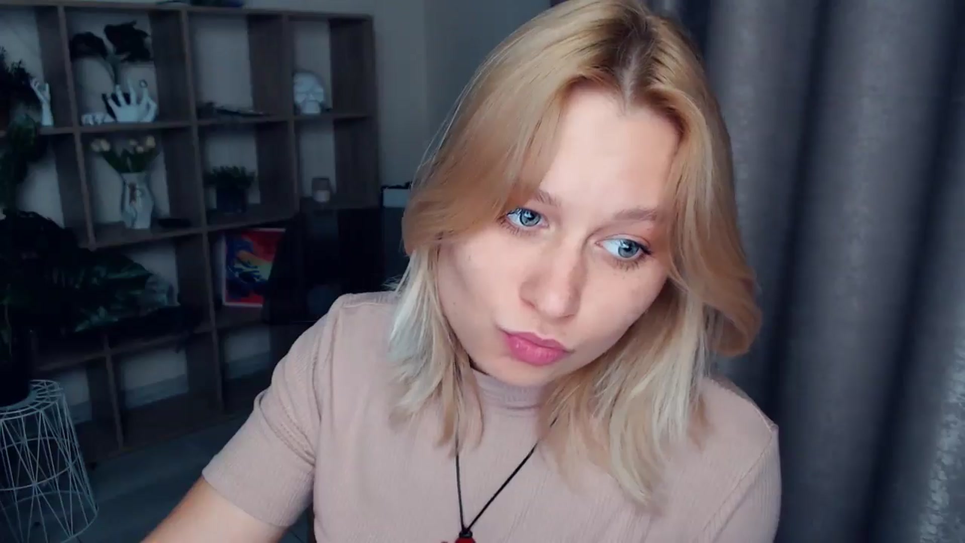Gallery image thumbnail from Kukla_kolduna's myfreecams stream on, 05/01/2025, 18:10 image 9 of 20