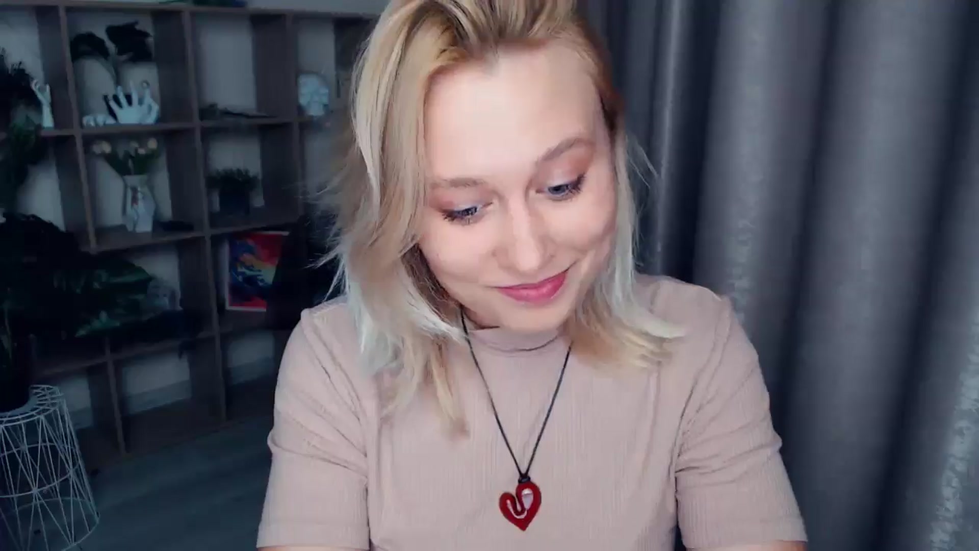 Gallery image thumbnail from Kukla_kolduna's myfreecams stream on, 05/01/2025, 18:10 image 5 of 20