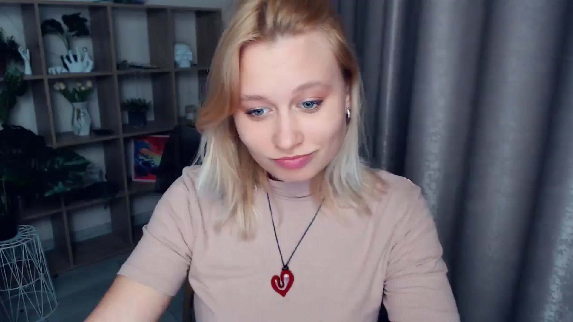 Gallery image thumbnail from Kukla_kolduna's myfreecams stream on, 05/01/2025, 18:10 image 8 of 20