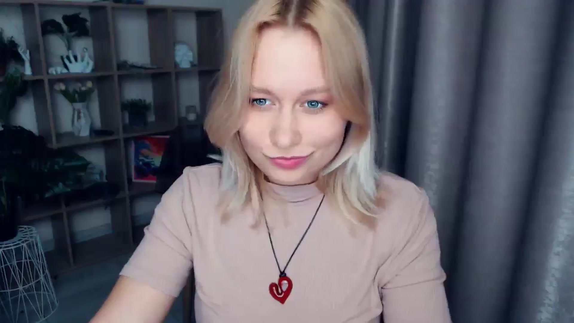 Gallery image thumbnail from Kukla_kolduna's myfreecams stream on, 05/01/2025, 18:10 image 19 of 20