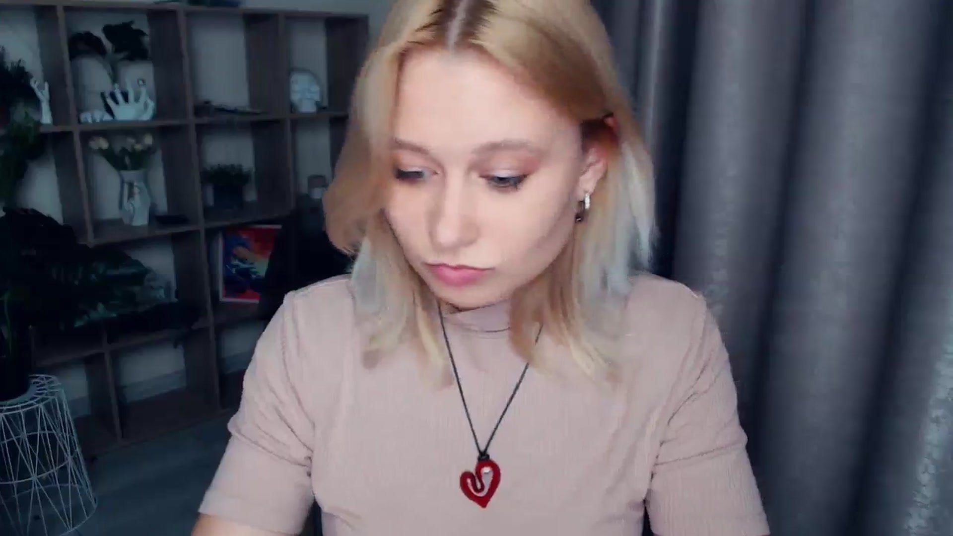 Gallery image thumbnail from Kukla_kolduna's myfreecams stream on, 05/01/2025, 18:10 image 3 of 20