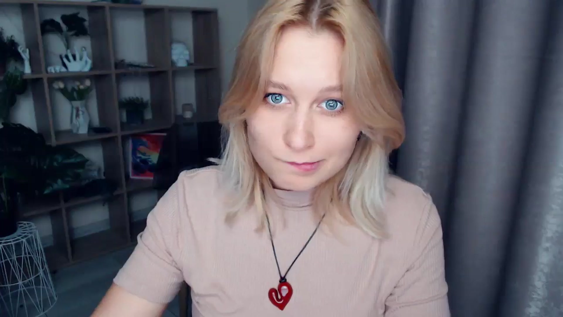 Gallery image thumbnail from Kukla_kolduna's myfreecams stream on, 05/01/2025, 18:10 image 12 of 20