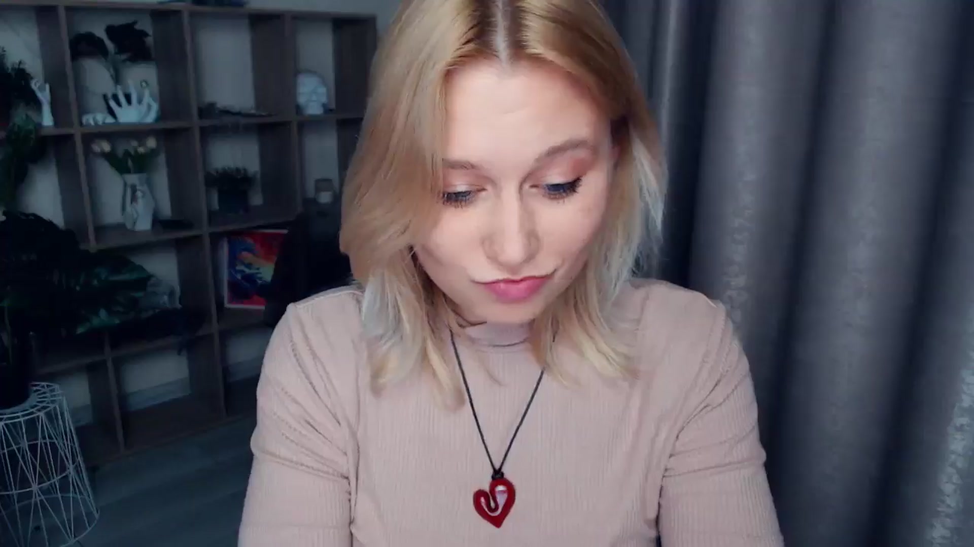 Gallery image thumbnail from Kukla_kolduna's myfreecams stream on, 05/01/2025, 18:10 image 2 of 20