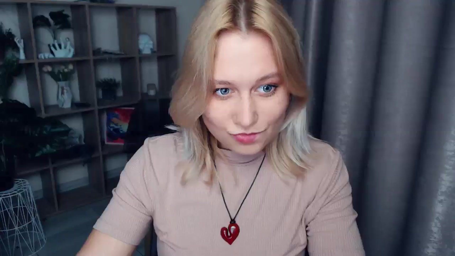 Gallery image thumbnail from Kukla_kolduna's myfreecams stream on, 05/01/2025, 18:10 image 18 of 20