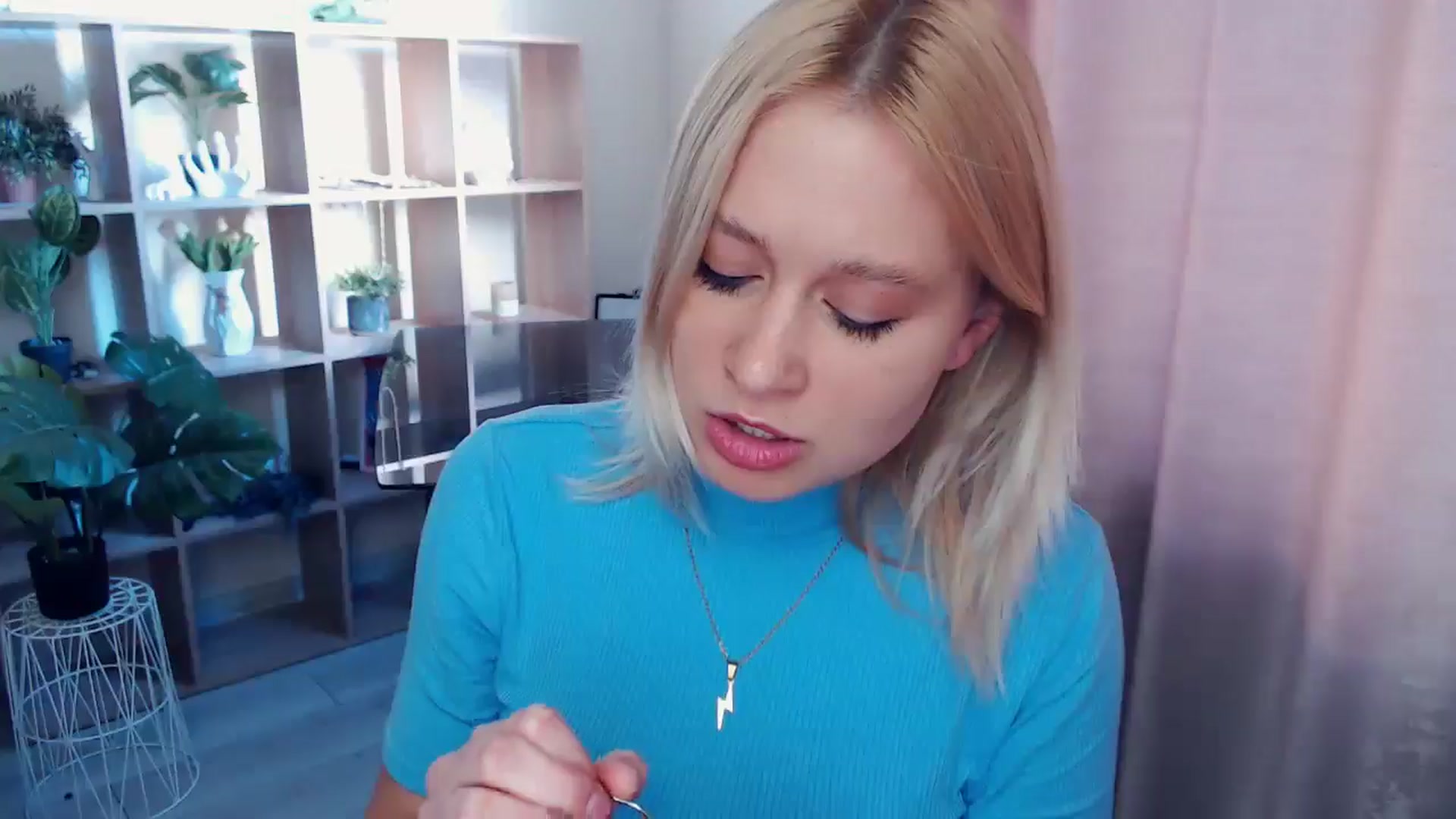Gallery image thumbnail from Kukla_kolduna's myfreecams stream on, 05/02/2025, 15:52 image 12 of 20