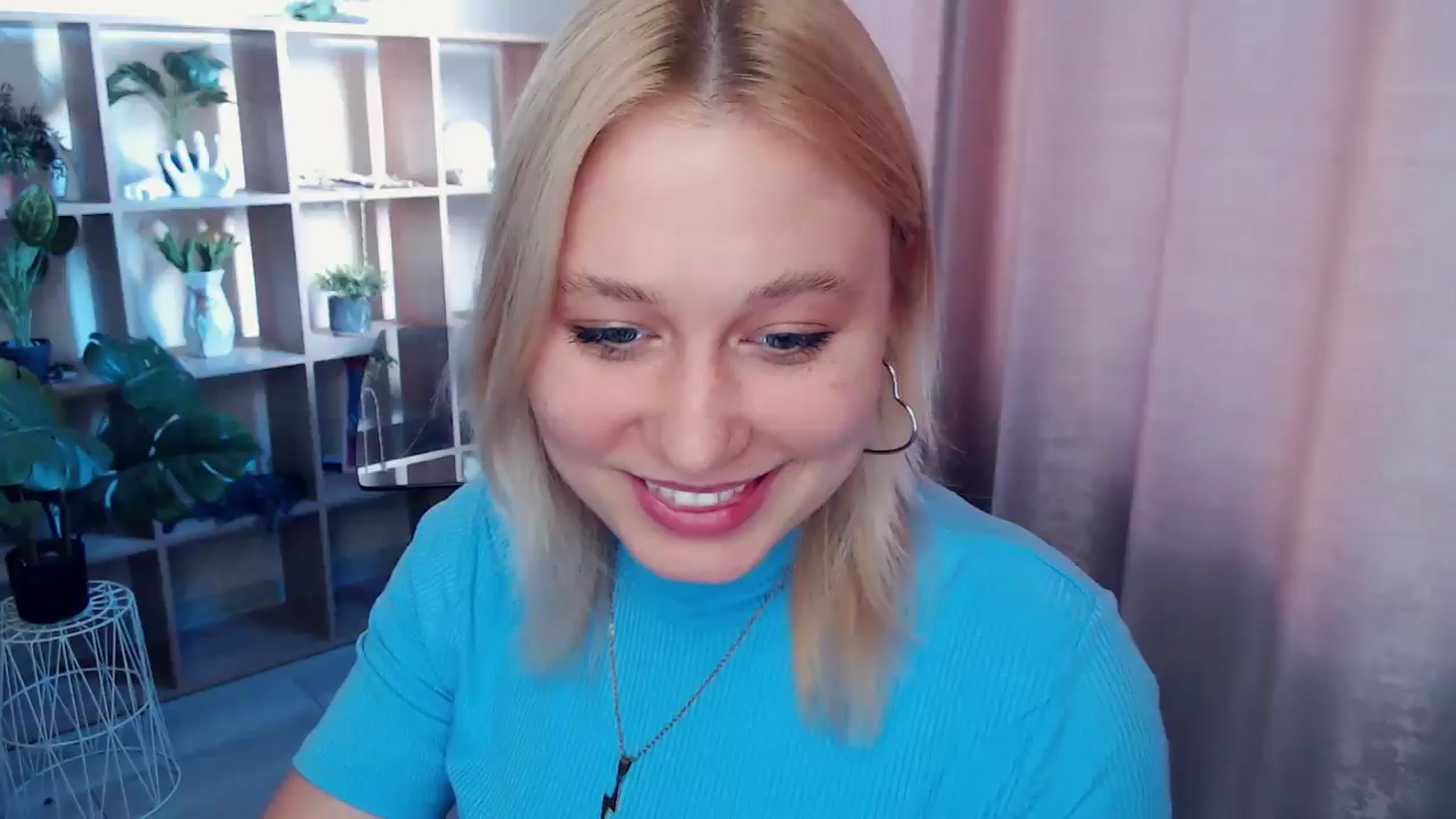 Gallery image thumbnail from Kukla_kolduna's myfreecams stream on, 05/02/2025, 15:52 image 18 of 20