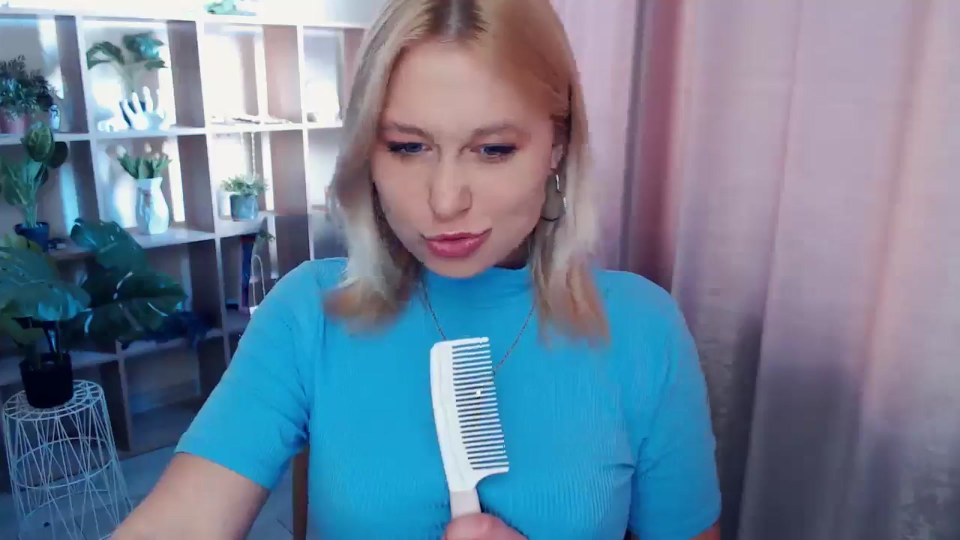 Gallery image thumbnail from Kukla_kolduna's myfreecams stream on, 05/02/2025, 15:52 image 14 of 20