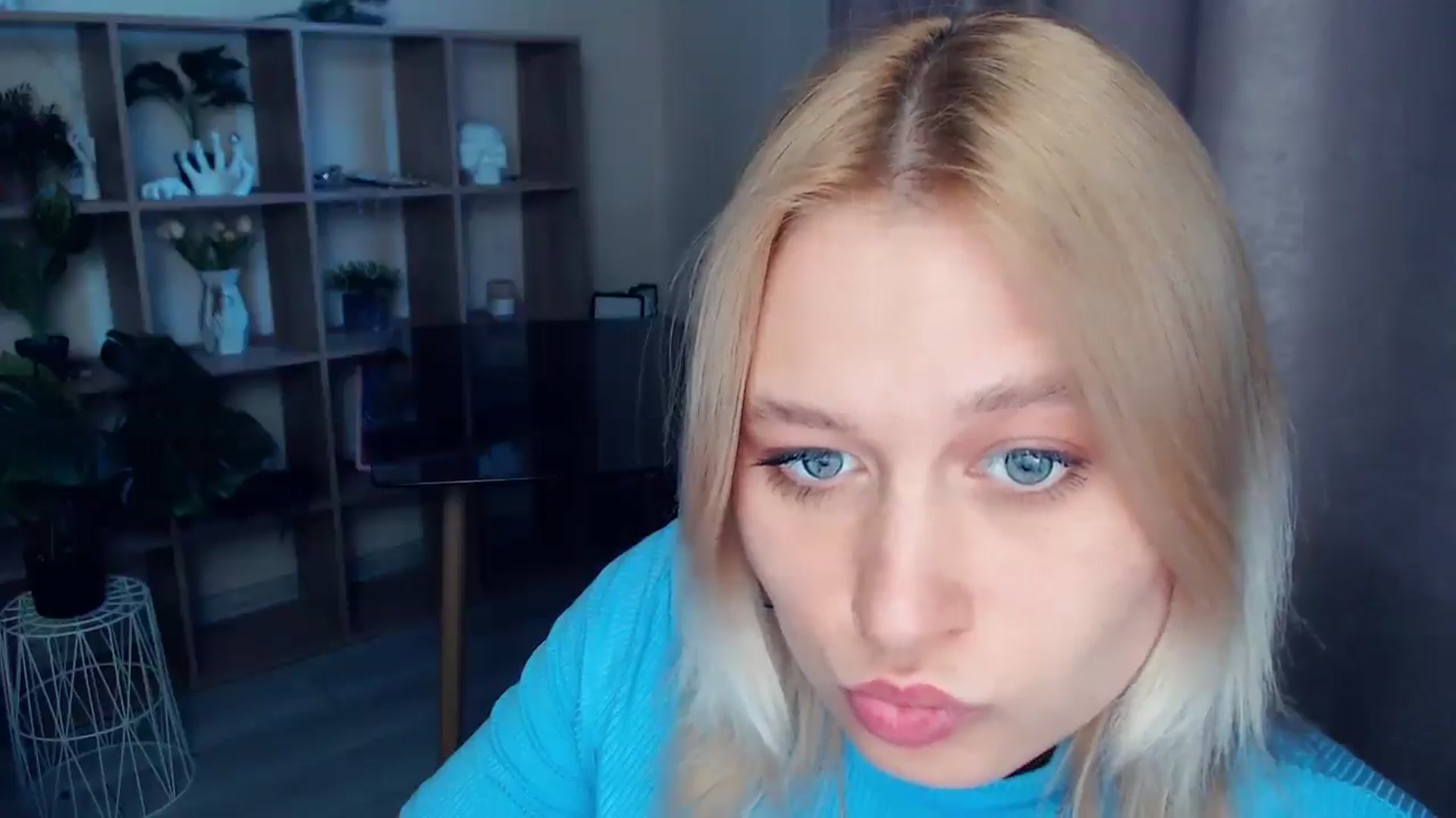 Gallery image thumbnail from Kukla_kolduna's myfreecams stream on, 05/02/2025, 18:02 image 10 of 20