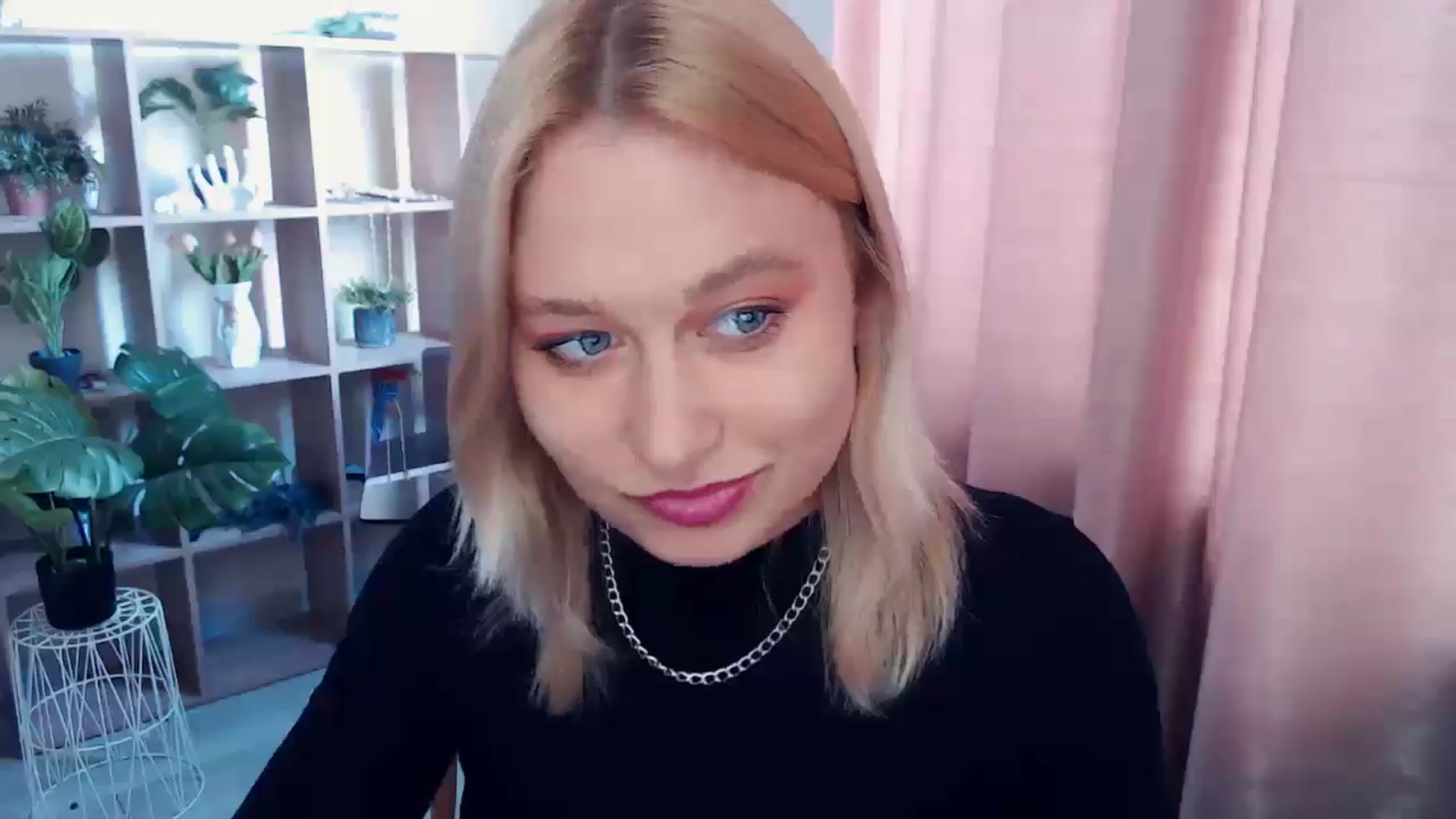 Gallery image thumbnail from Kukla_kolduna's myfreecams stream on, 05/03/2025, 11:29 image 5 of 20
