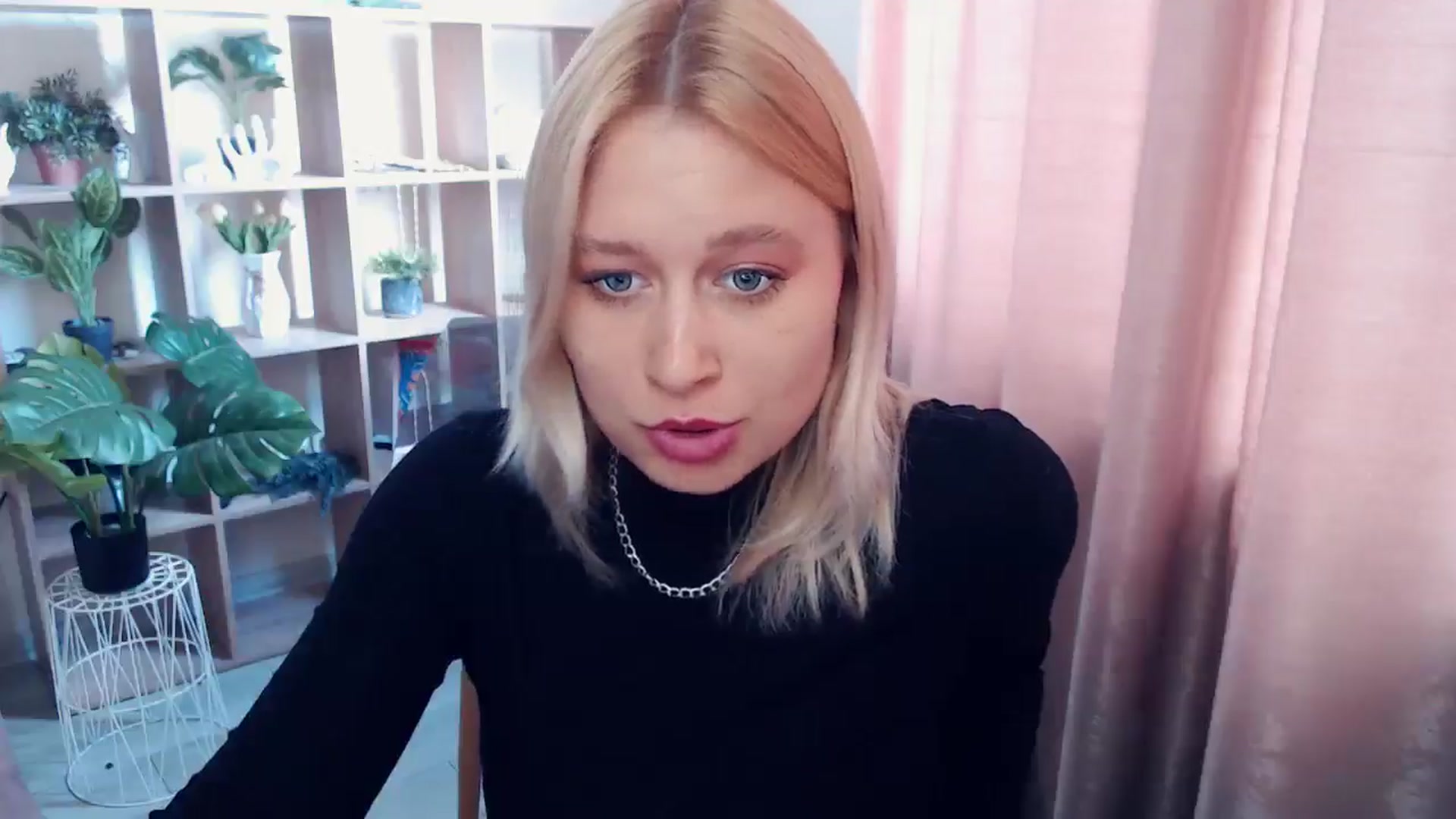 Gallery image thumbnail from Kukla_kolduna's myfreecams stream on, 05/03/2025, 11:29 image 6 of 20
