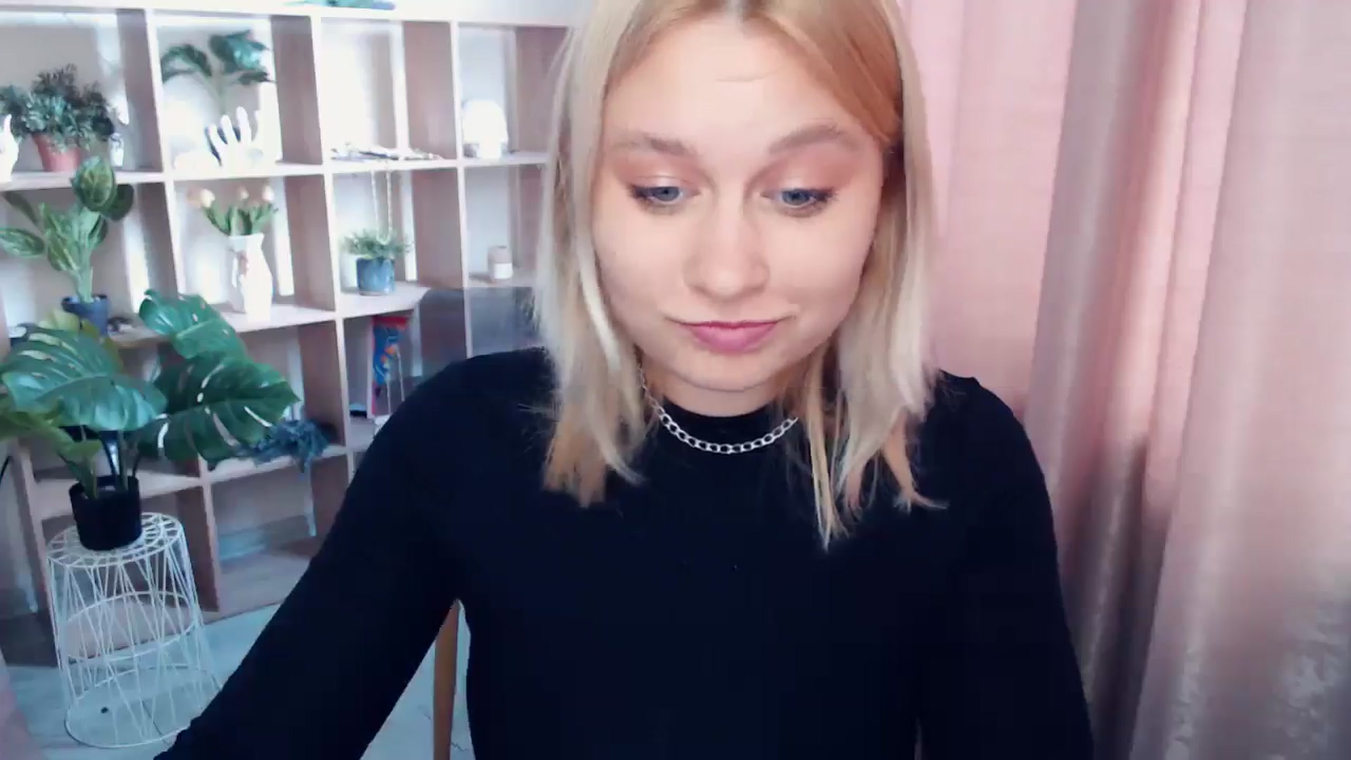 Gallery image thumbnail from Kukla_kolduna's myfreecams stream on, 05/03/2025, 12:00 image 20 of 20