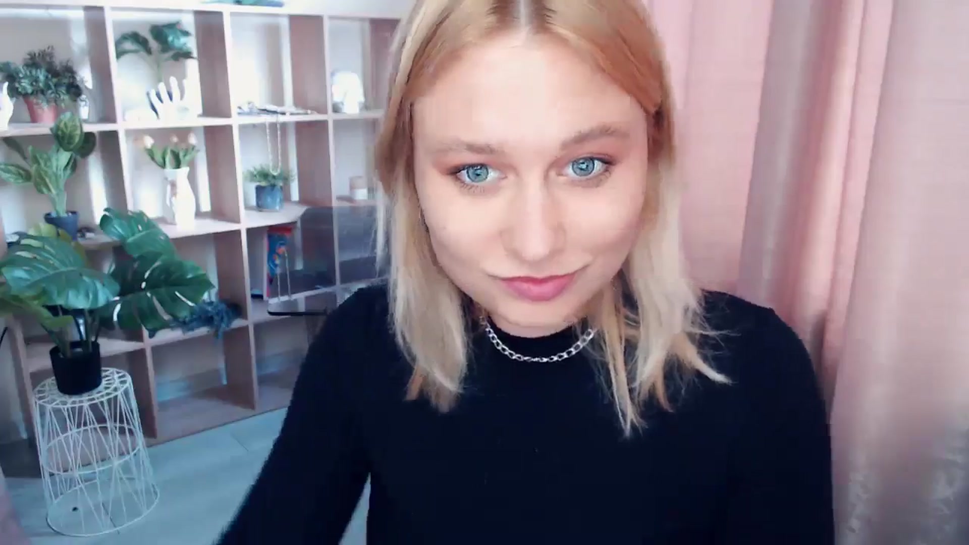 Gallery image thumbnail from Kukla_kolduna's myfreecams stream on, 05/03/2025, 12:00 image 15 of 20