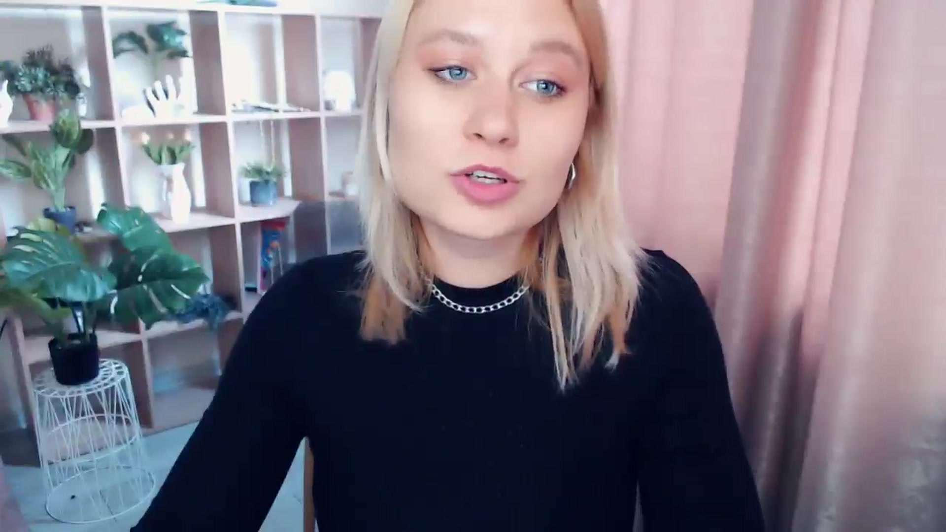 Gallery image thumbnail from Kukla_kolduna's myfreecams stream on, 05/03/2025, 12:00 image 19 of 20