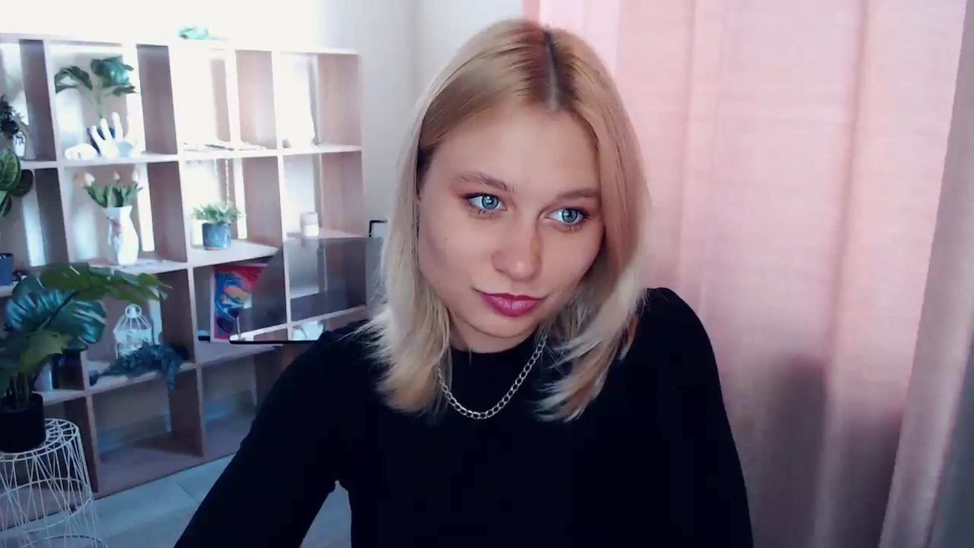 Gallery image thumbnail from Kukla_kolduna's myfreecams stream on, 05/04/2025, 14:07 image 3 of 20