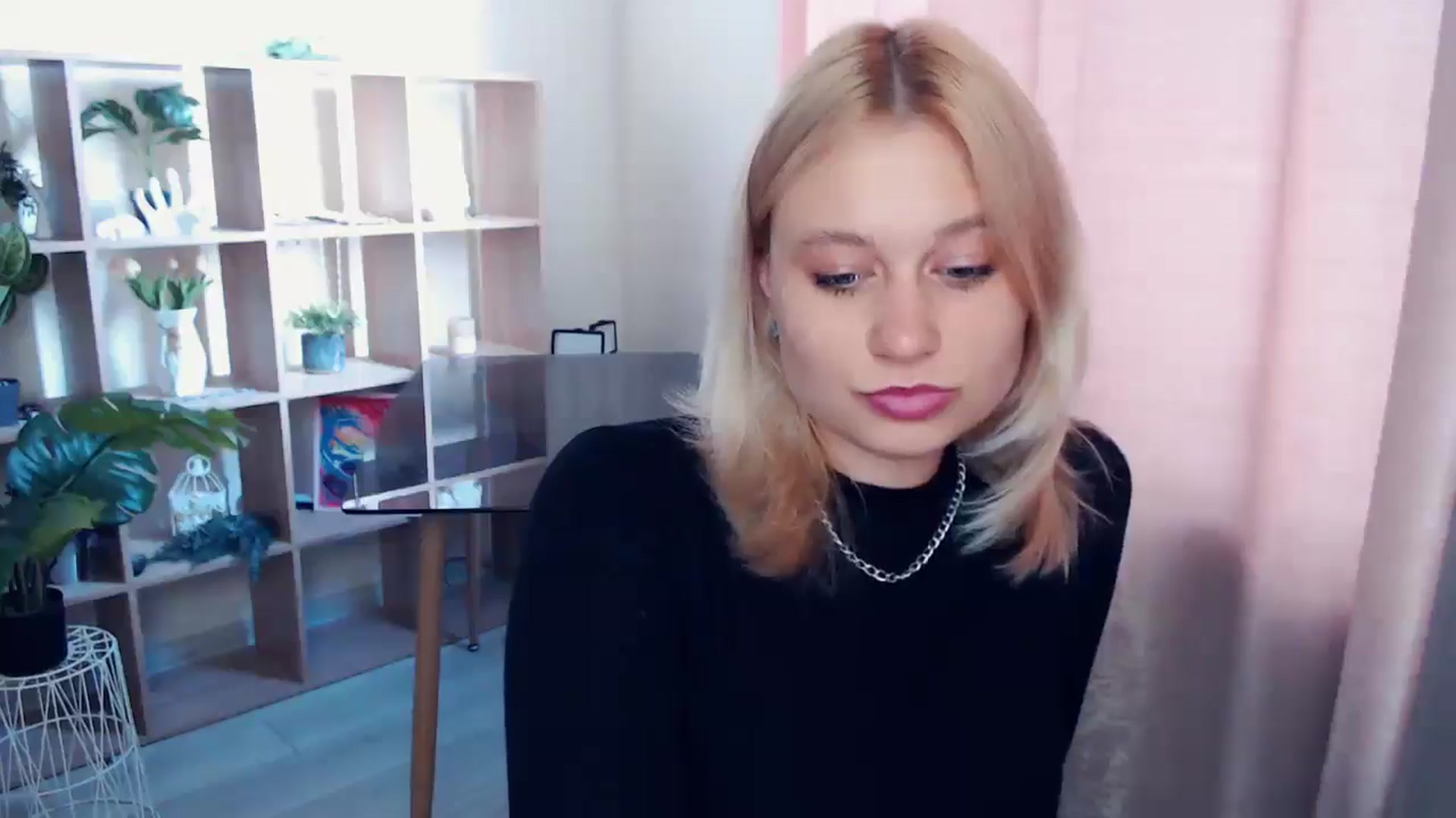 Gallery image thumbnail from Kukla_kolduna's myfreecams stream on, 05/04/2025, 14:07 image 7 of 20