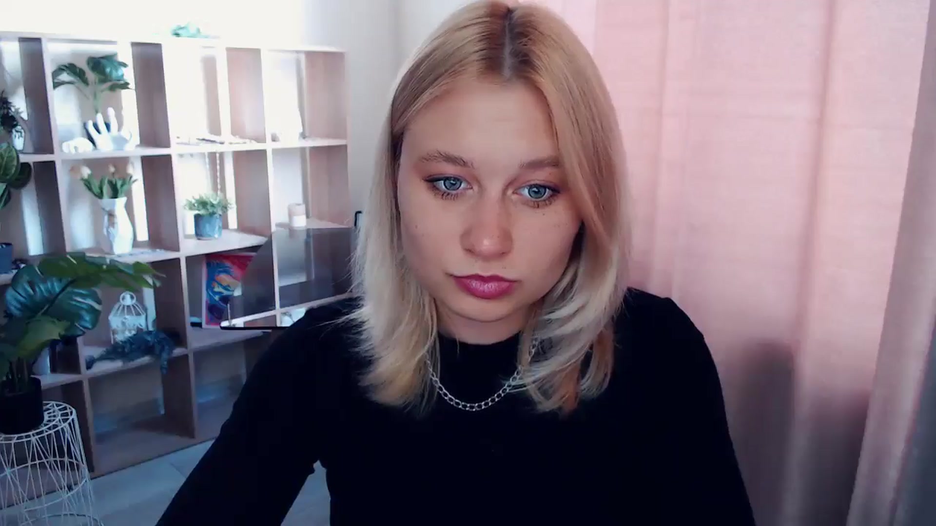 Gallery image thumbnail from Kukla_kolduna's myfreecams stream on, 05/04/2025, 14:07 image 2 of 20