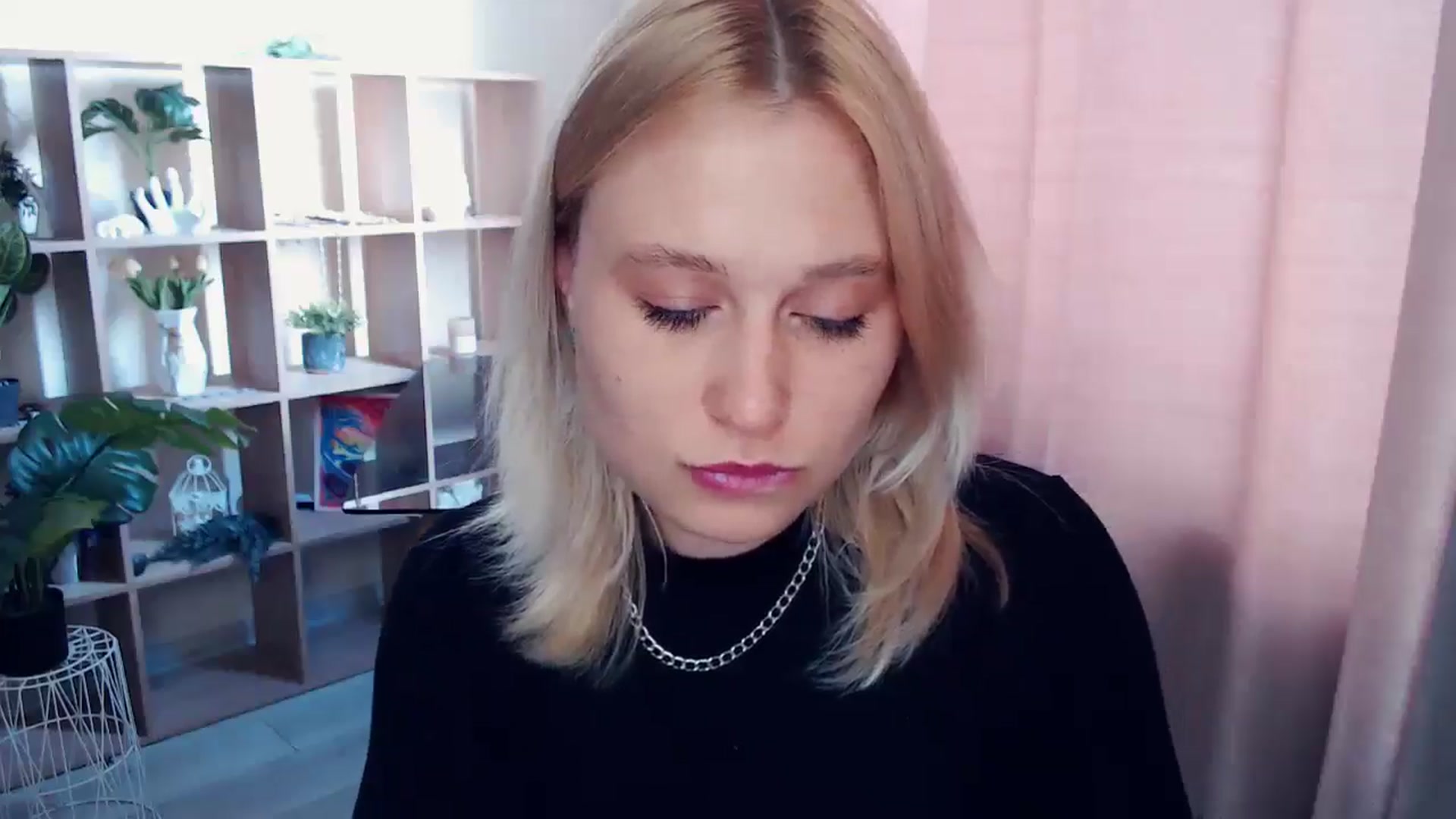 Gallery image thumbnail from Kukla_kolduna's myfreecams stream on, 05/04/2025, 14:07 image 4 of 20