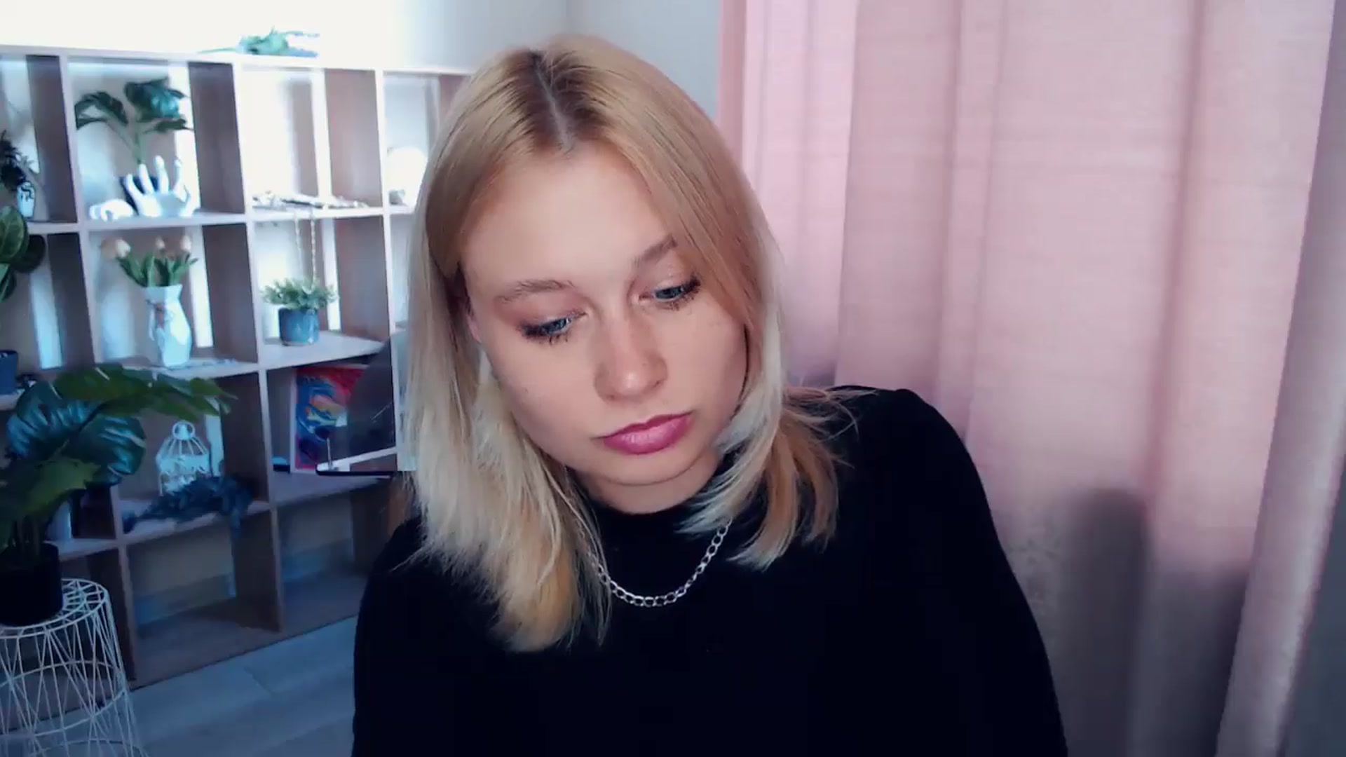Gallery image thumbnail from Kukla_kolduna's myfreecams stream on, 05/04/2025, 14:07 image 10 of 20