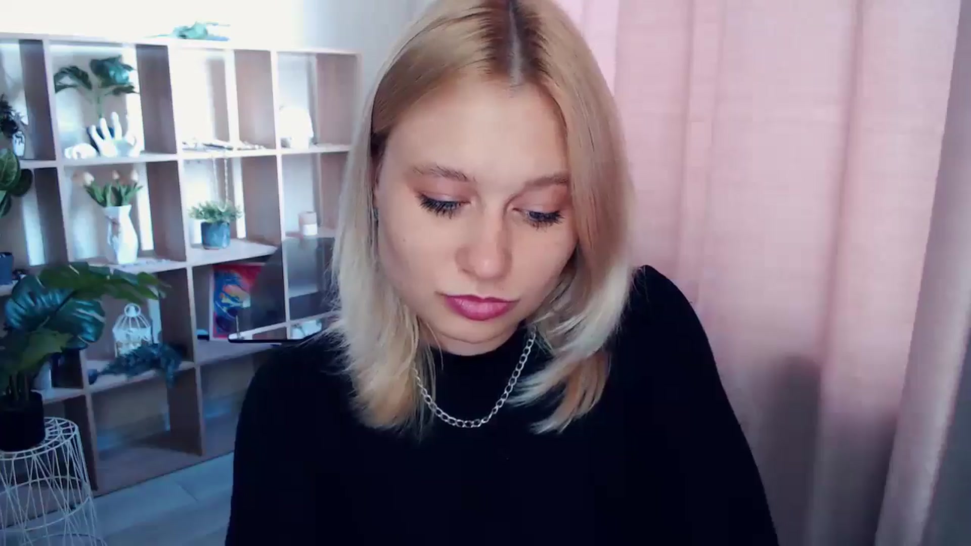 Gallery image thumbnail from Kukla_kolduna's myfreecams stream on, 05/04/2025, 14:07 image 6 of 20