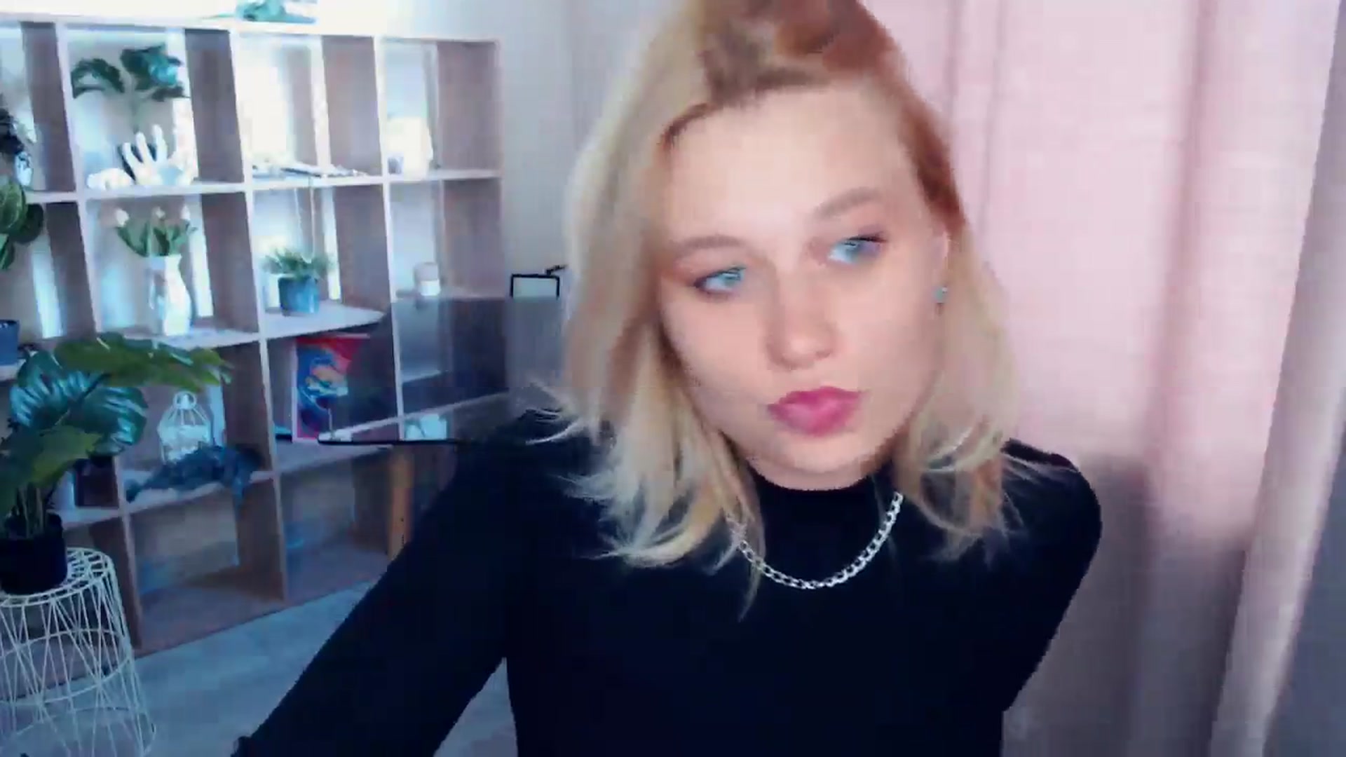 Gallery image thumbnail from Kukla_kolduna's myfreecams stream on, 05/04/2025, 14:07 image 15 of 20