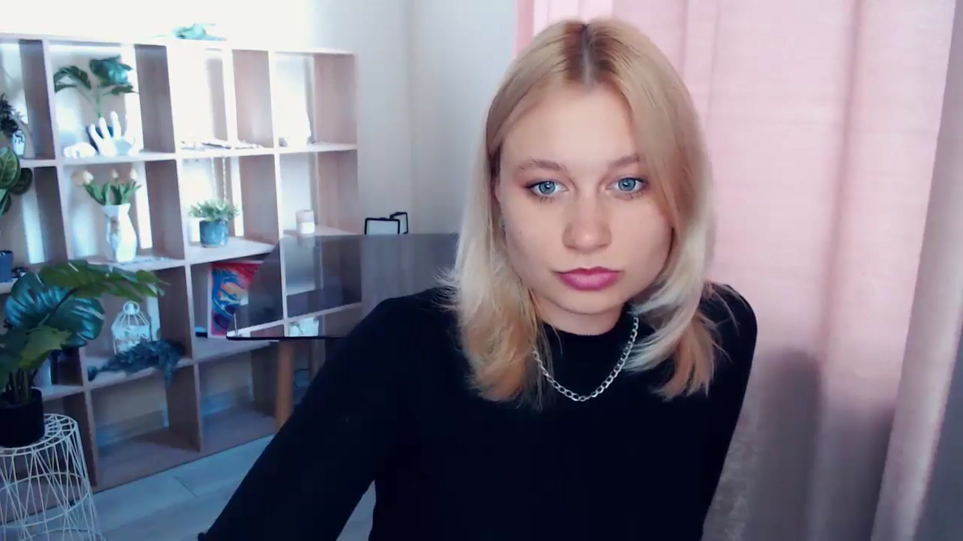 Gallery image thumbnail from Kukla_kolduna's myfreecams stream on, 05/04/2025, 14:07 image 9 of 20