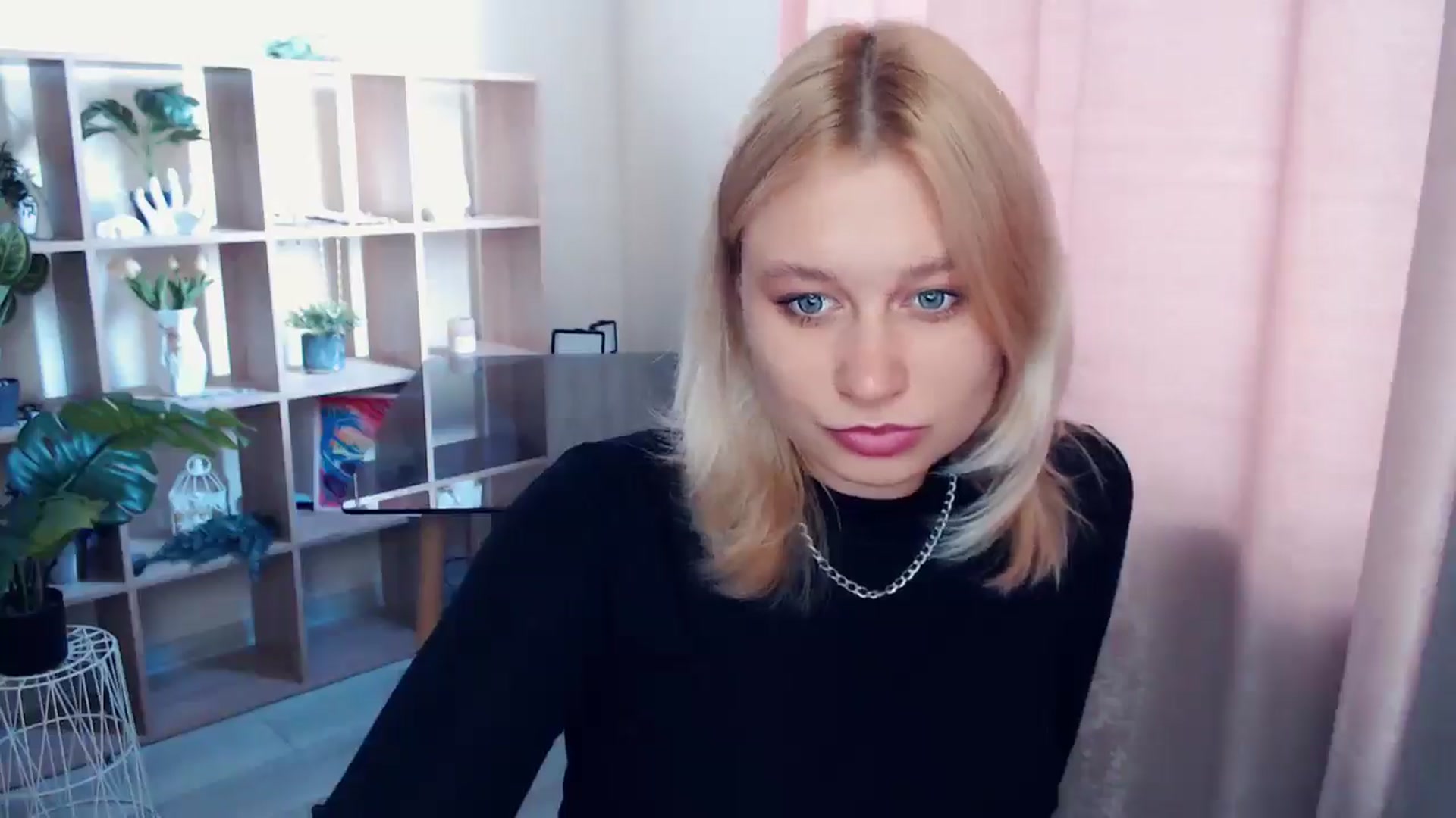 Gallery image thumbnail from Kukla_kolduna's myfreecams stream on, 05/04/2025, 14:07 image 8 of 20