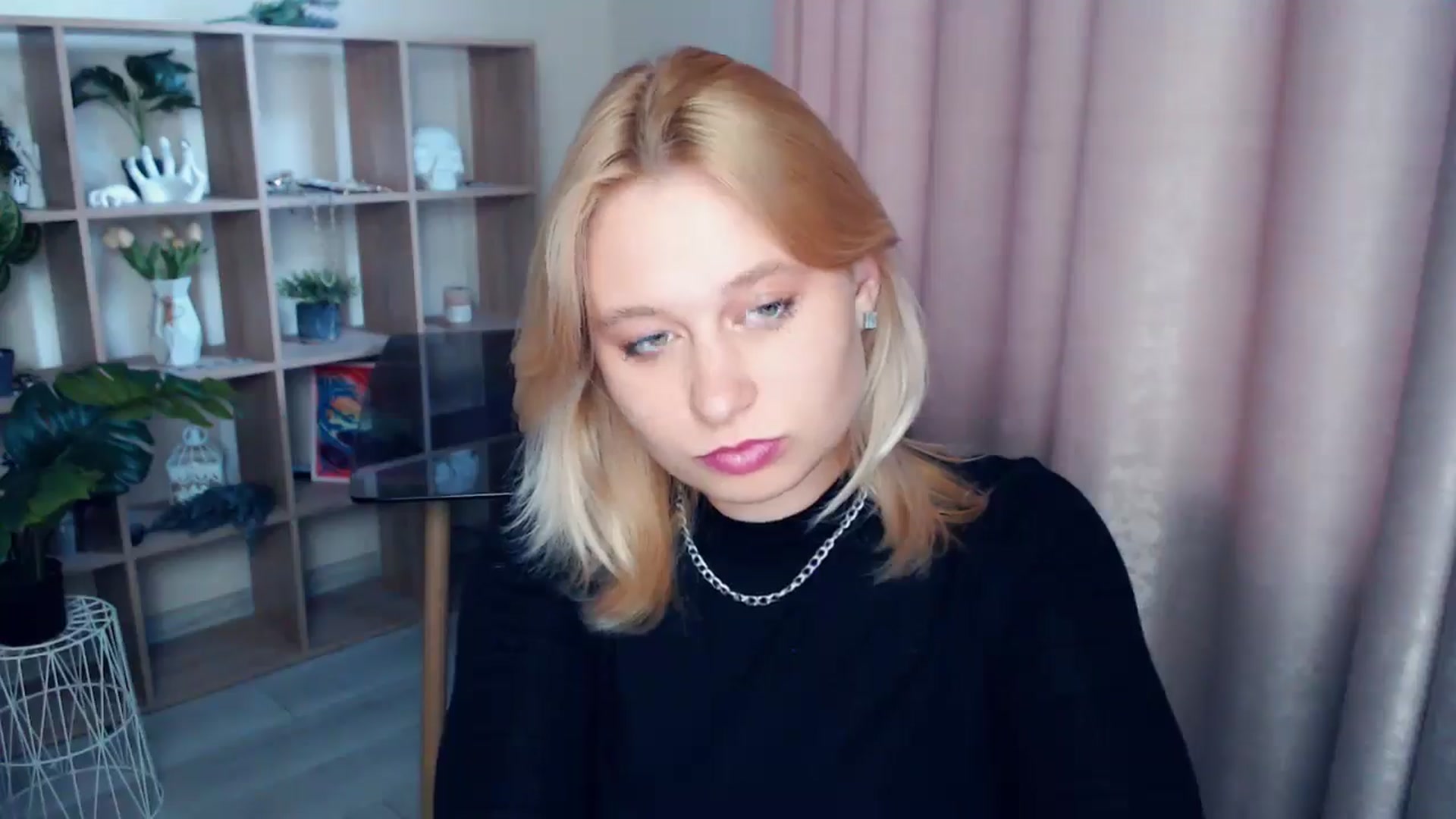 Gallery image thumbnail from Kukla_kolduna's myfreecams stream on, 05/04/2025, 16:26 image 2 of 20