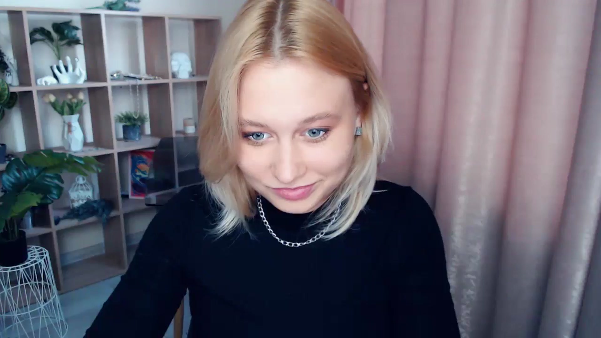 Gallery image thumbnail from Kukla_kolduna's myfreecams stream on, 05/04/2025, 16:26 image 20 of 20