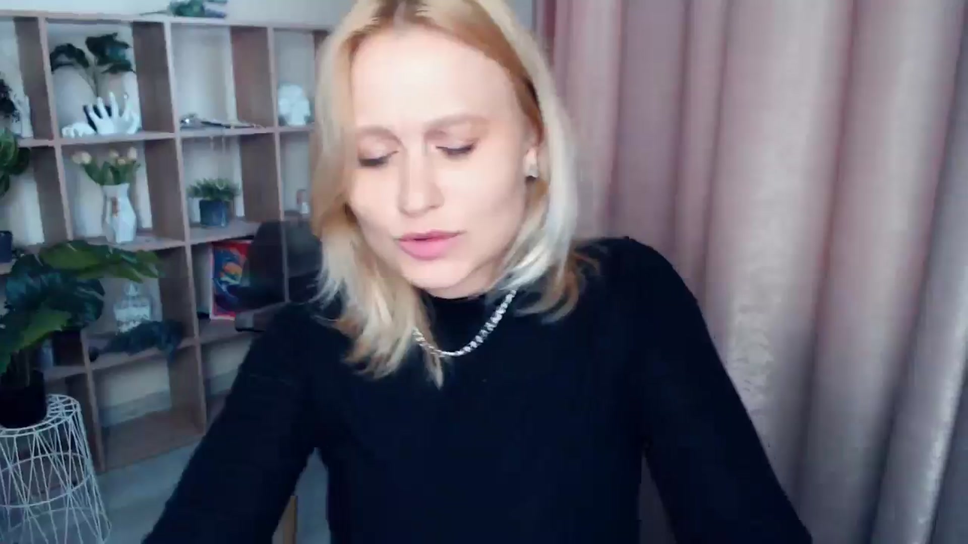 Gallery image thumbnail from Kukla_kolduna's myfreecams stream on, 05/04/2025, 16:26 image 16 of 20