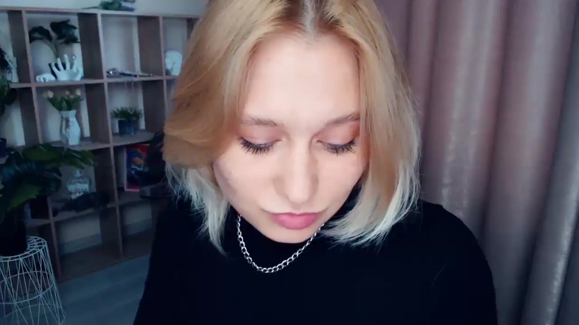 Gallery image thumbnail from Kukla_kolduna's myfreecams stream on, 05/04/2025, 16:26 image 17 of 20