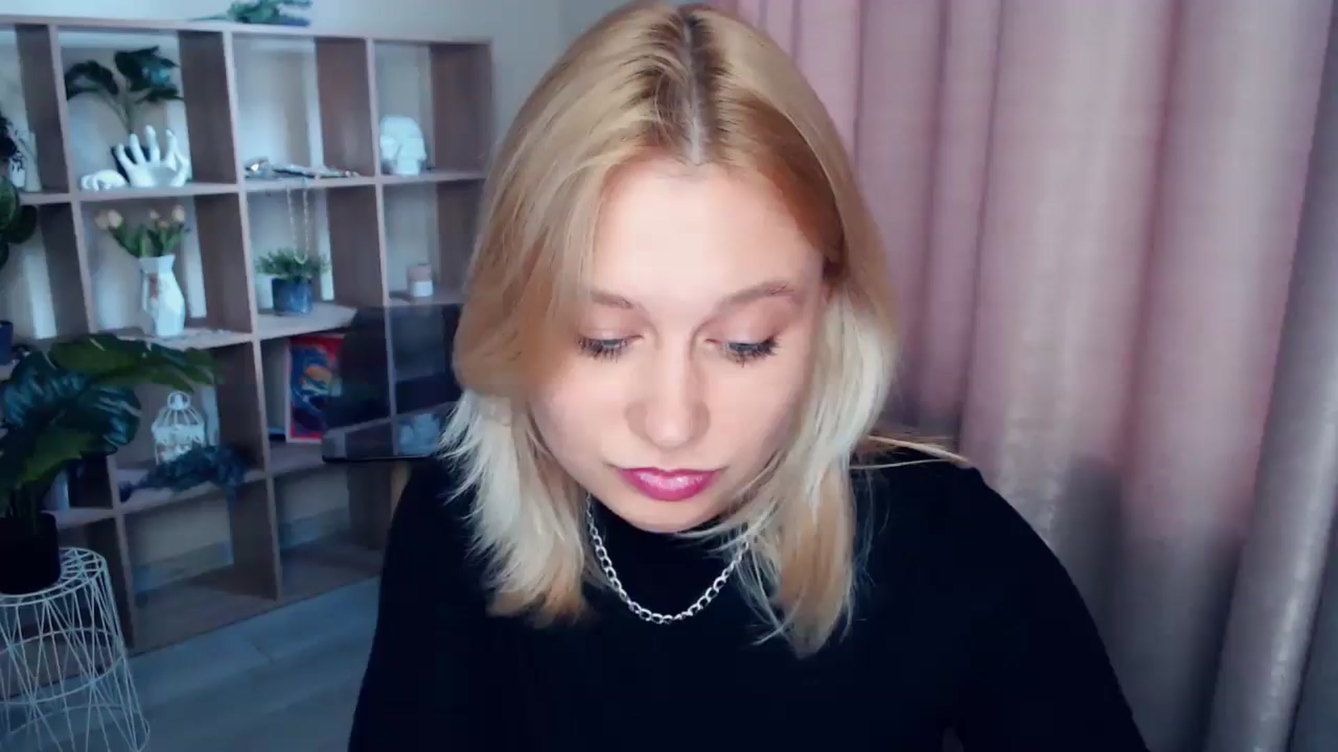 Gallery image thumbnail from Kukla_kolduna's myfreecams stream on, 05/04/2025, 16:26 image 1 of 20
