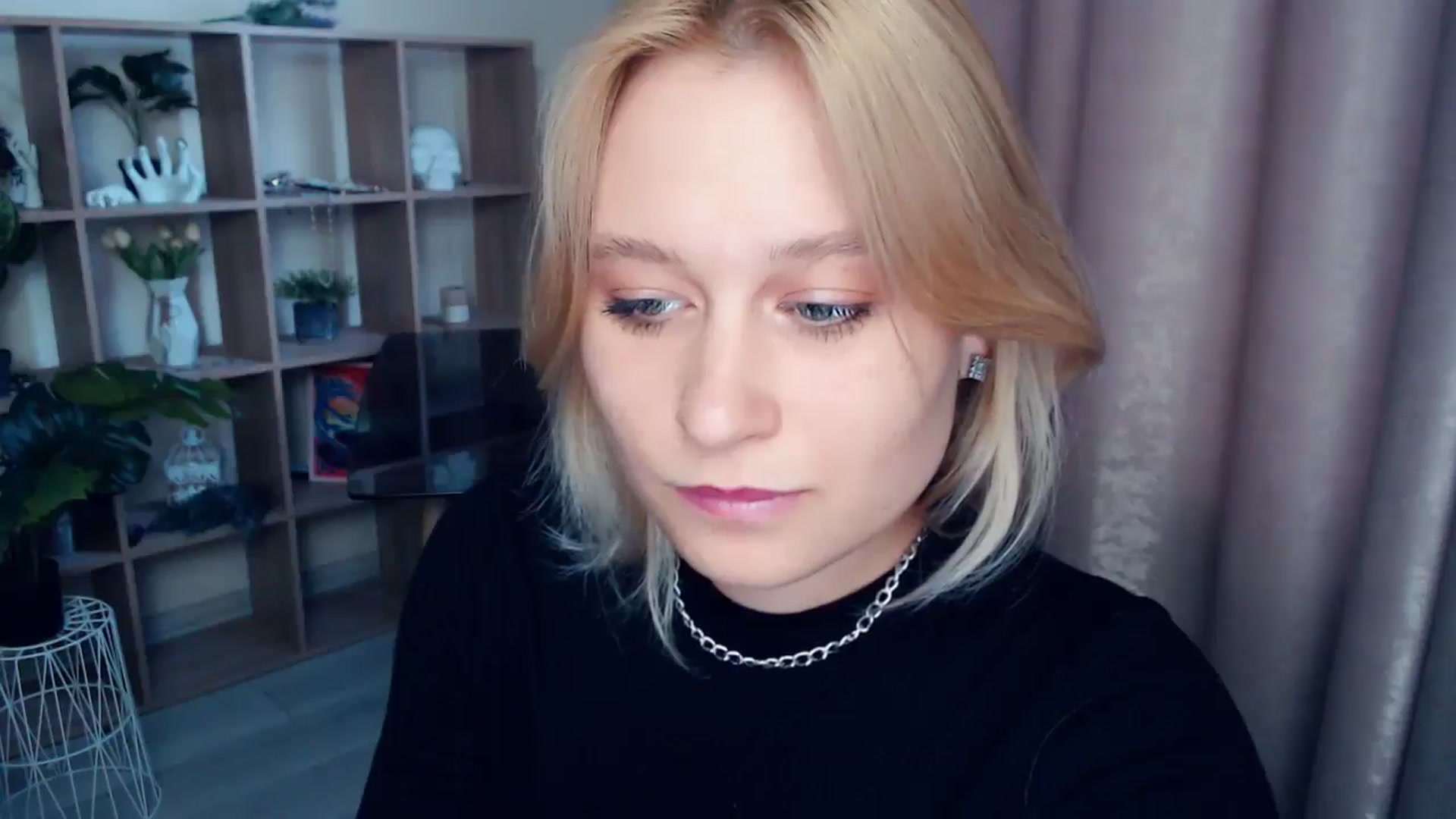 Gallery image thumbnail from Kukla_kolduna's myfreecams stream on, 05/04/2025, 16:26 image 13 of 20