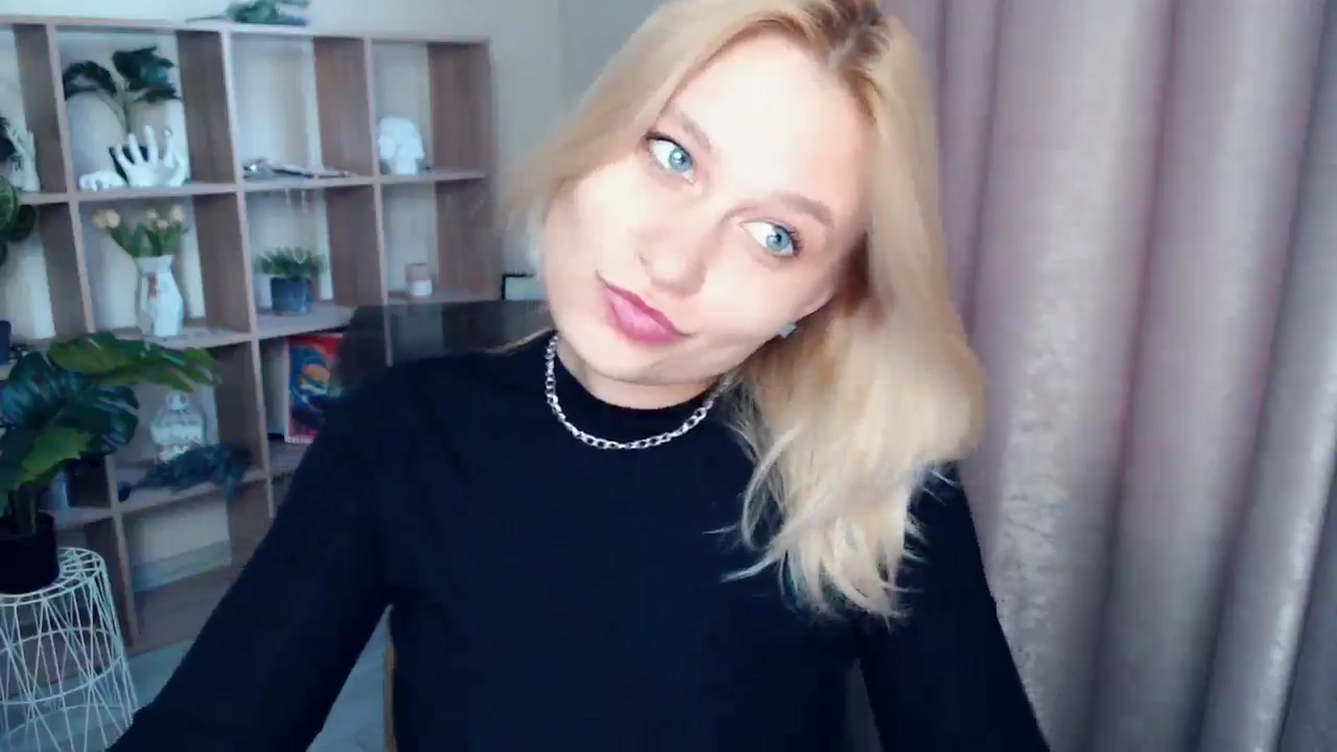 Gallery image thumbnail from Kukla_kolduna's myfreecams stream on, 05/04/2025, 16:26 image 12 of 20