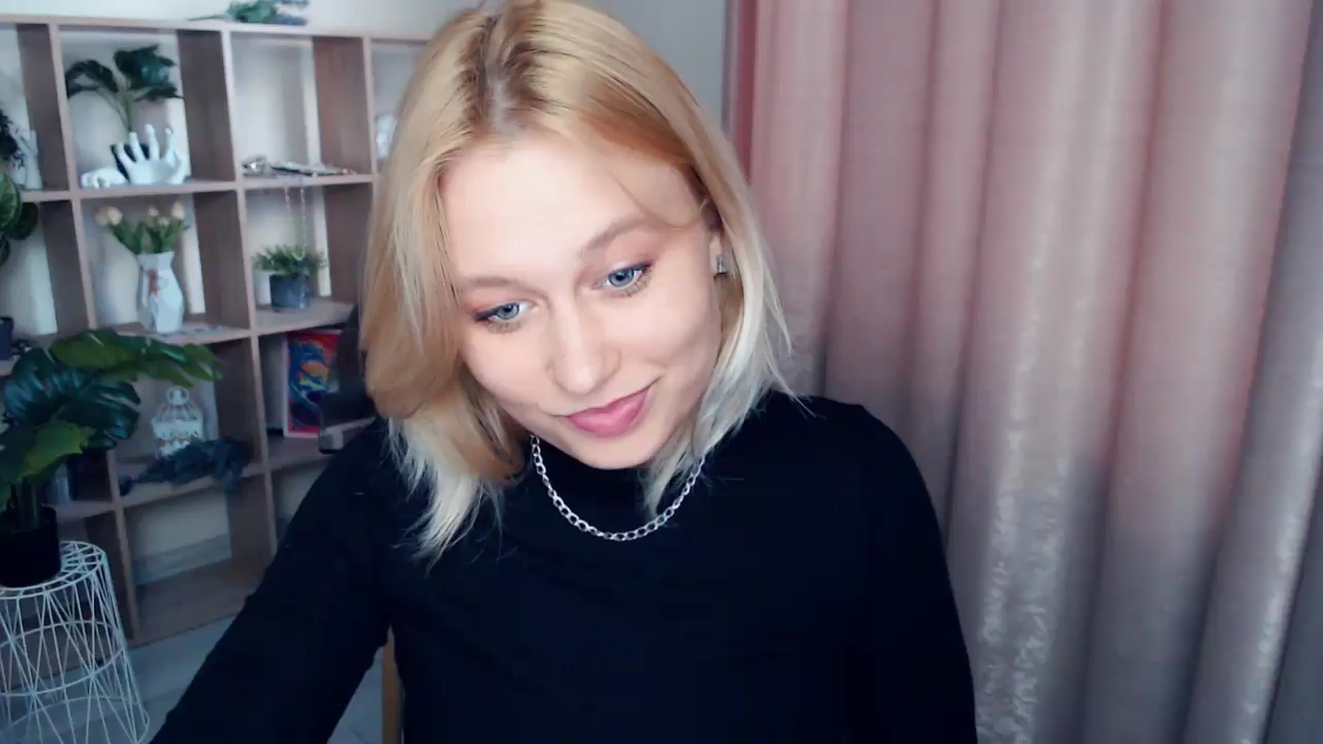 Gallery image thumbnail from Kukla_kolduna's myfreecams stream on, 05/04/2025, 16:26 image 18 of 20