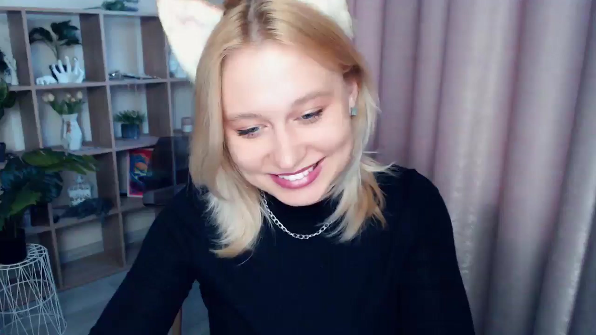 Gallery image thumbnail from Kukla_kolduna's myfreecams stream on, 05/04/2025, 16:26 image 6 of 20