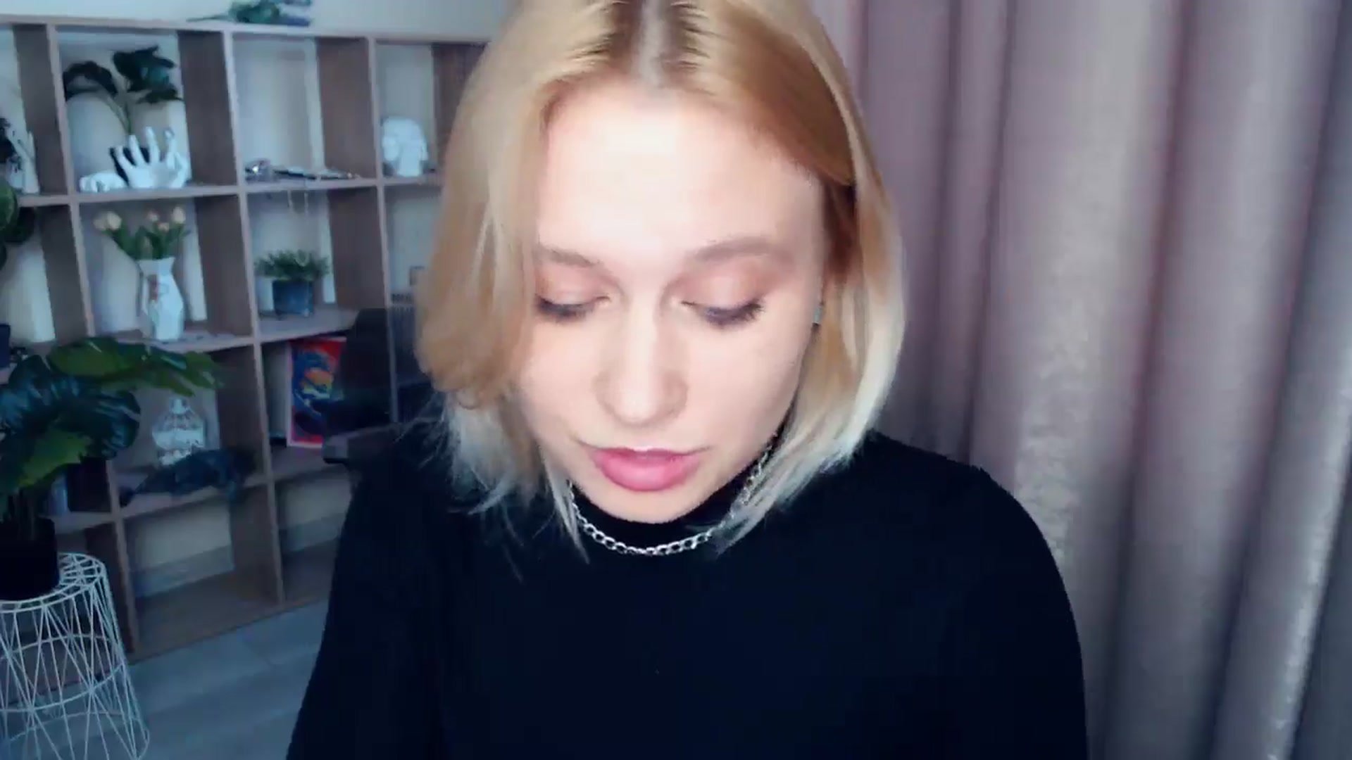 Gallery image thumbnail from Kukla_kolduna's myfreecams stream on, 05/04/2025, 16:26 image 14 of 20