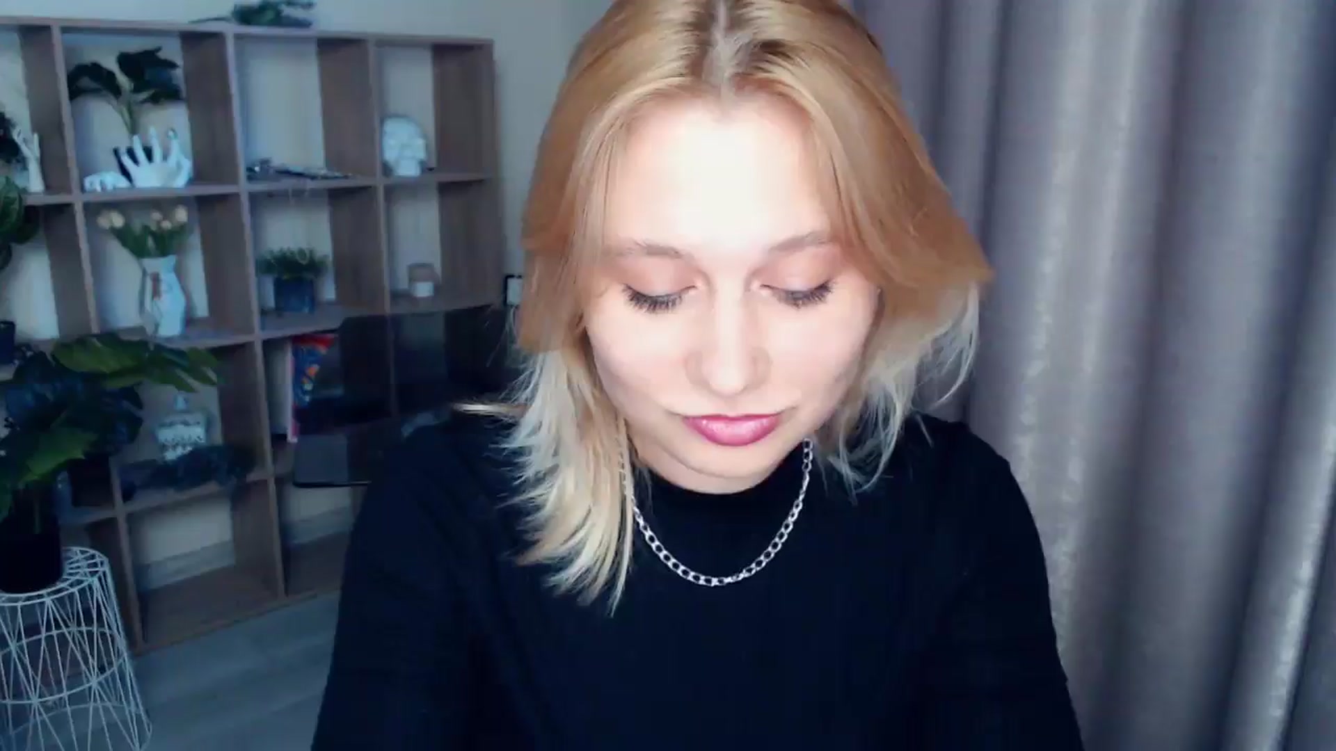 Gallery image thumbnail from Kukla_kolduna's myfreecams stream on, 05/04/2025, 18:05 image 3 of 20