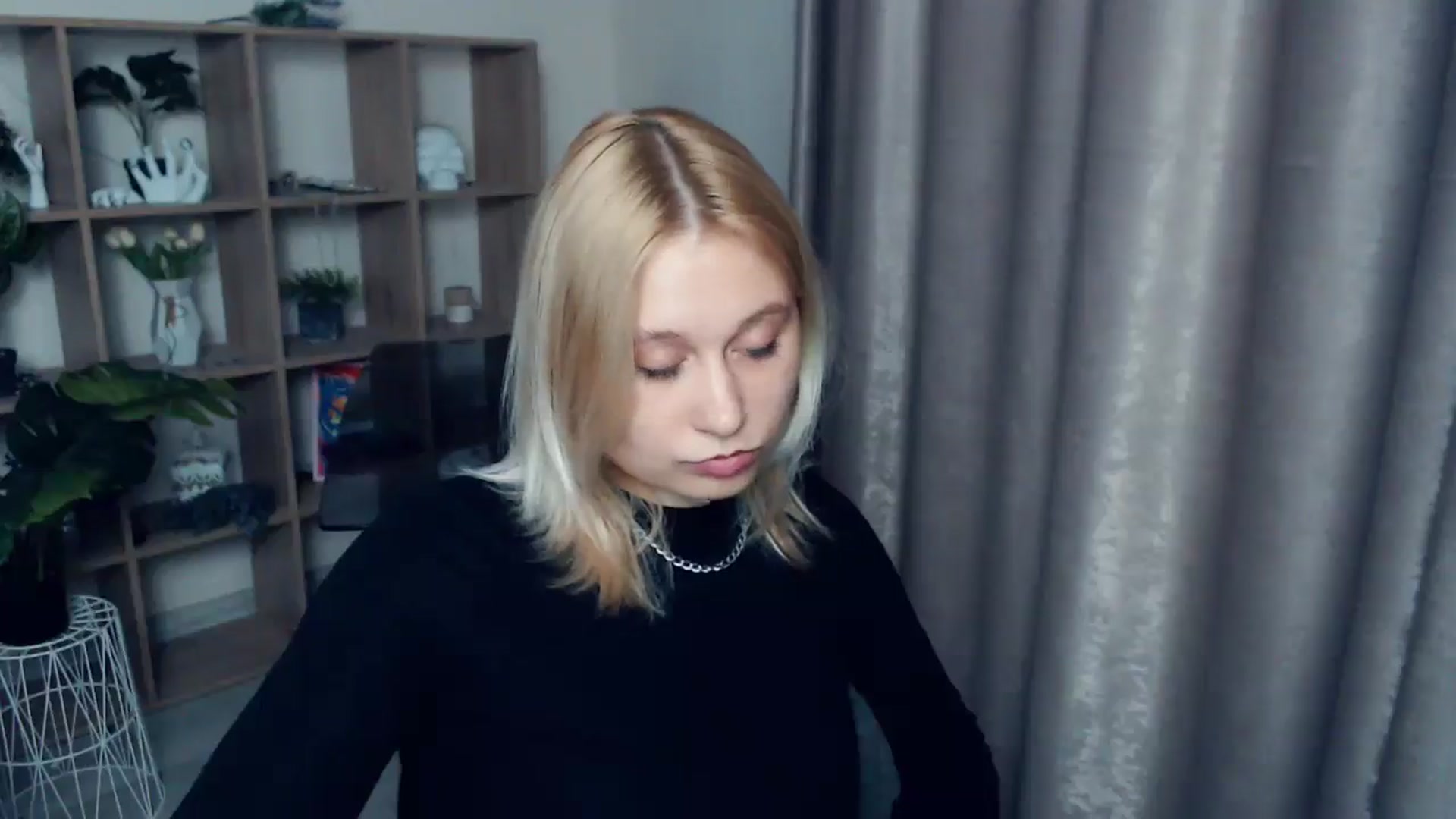 Gallery image thumbnail from Kukla_kolduna's myfreecams stream on, 05/04/2025, 18:05 image 16 of 20