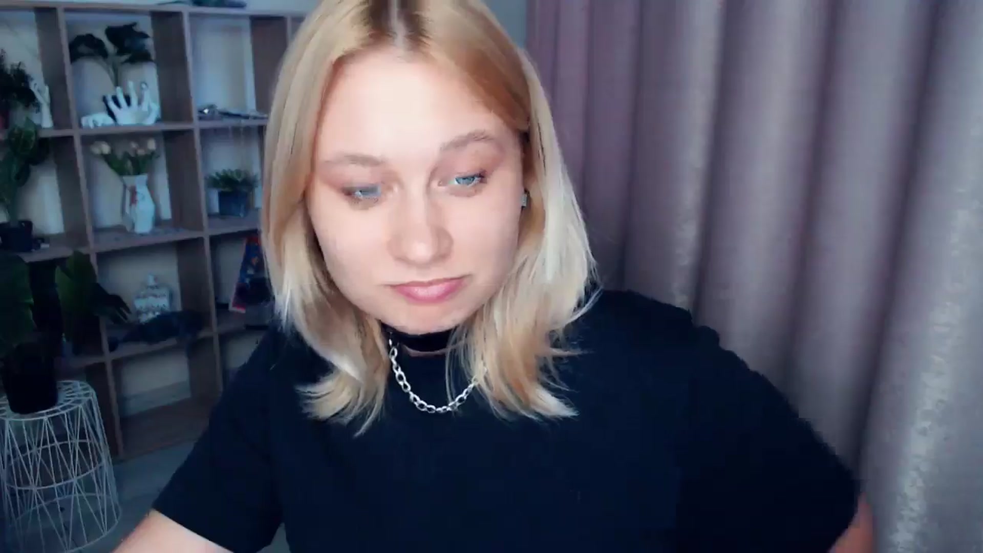 Gallery image thumbnail from Kukla_kolduna's myfreecams stream on, 05/07/2025, 17:24 image 19 of 20