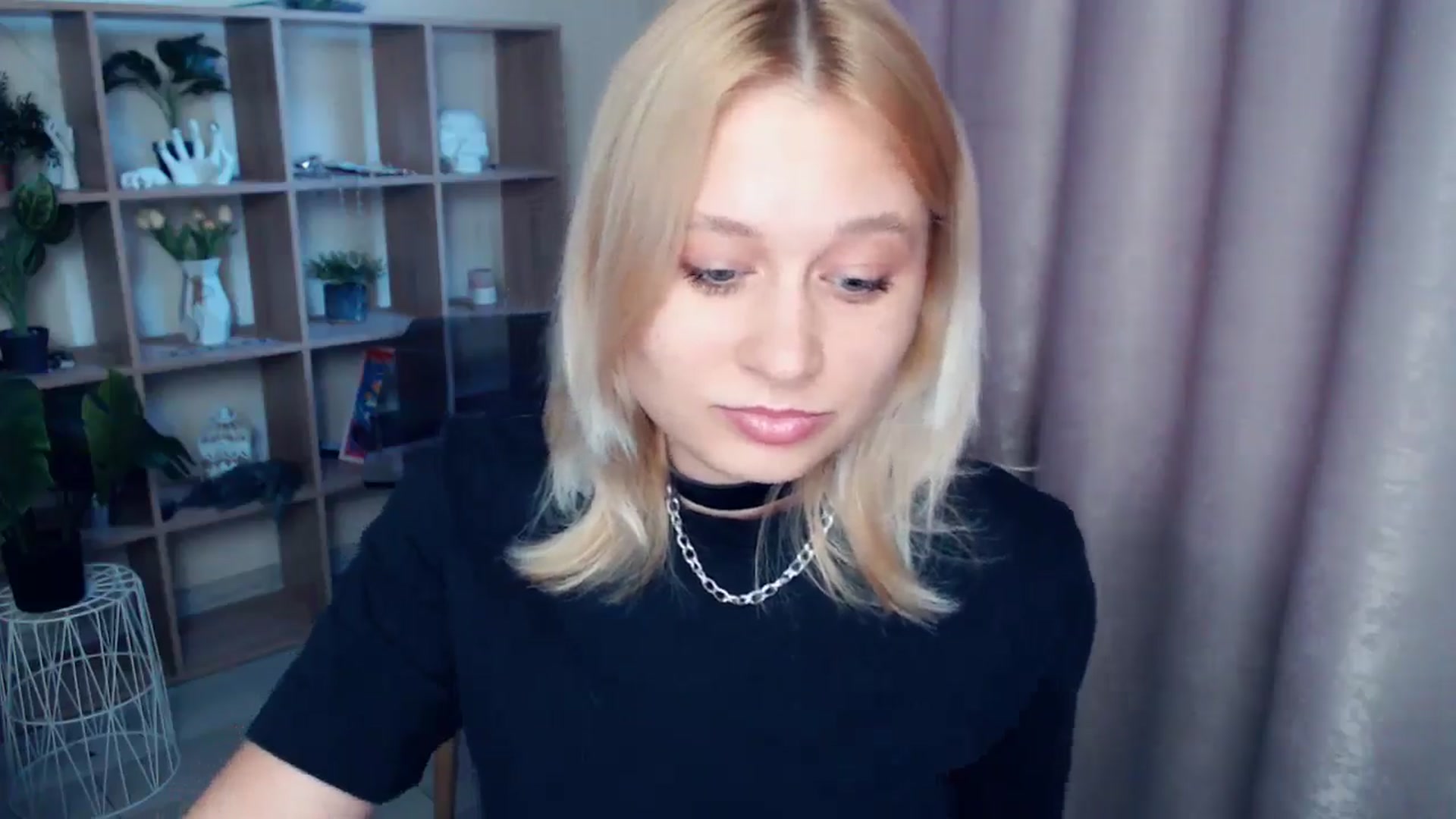 Gallery image thumbnail from Kukla_kolduna's myfreecams stream on, 05/07/2025, 17:24 image 17 of 20