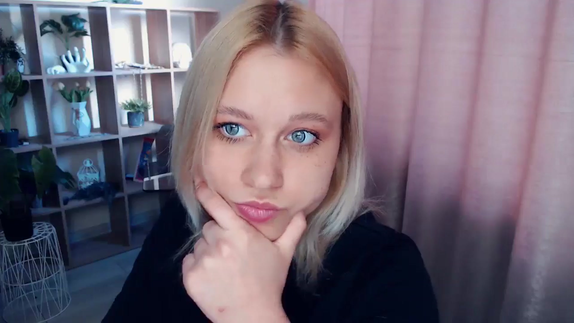 Gallery image thumbnail from Kukla_kolduna's myfreecams stream on, 05/07/2025, 17:24 image 6 of 20