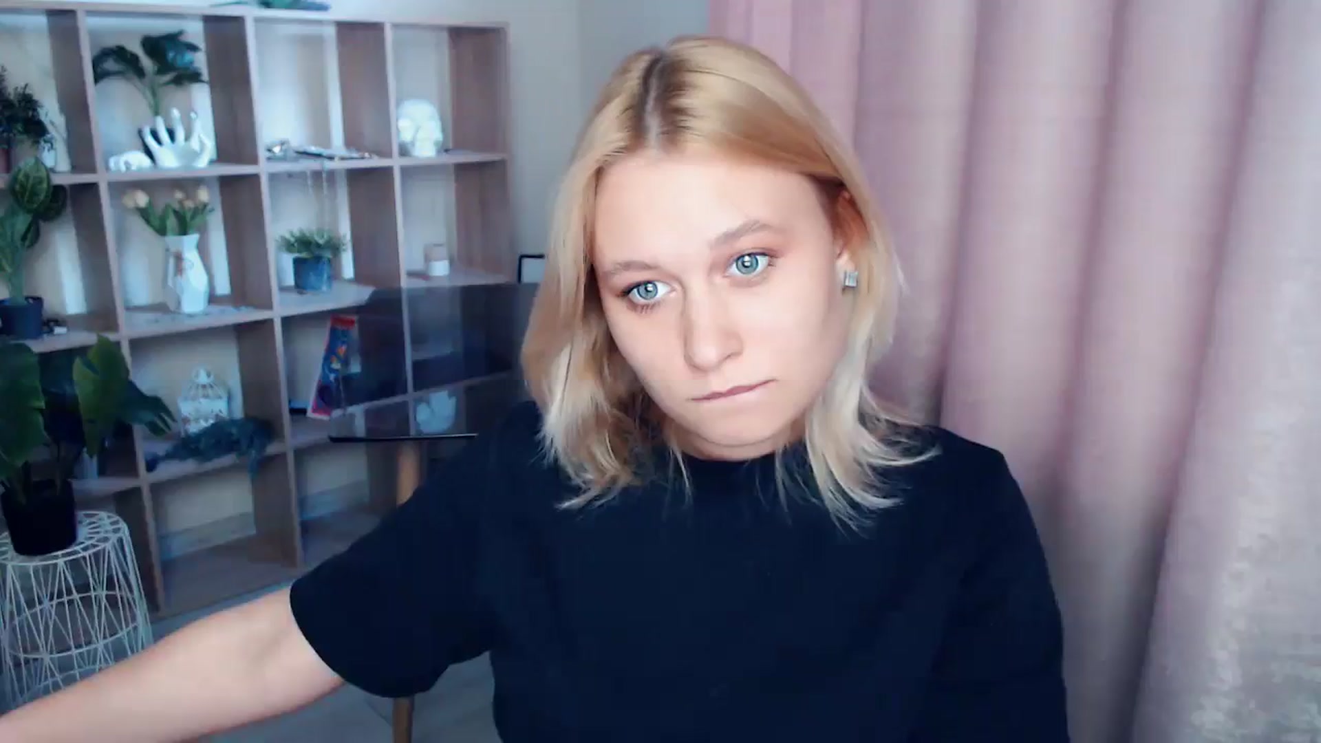 Gallery image thumbnail from Kukla_kolduna's myfreecams stream on, 05/07/2025, 17:24 image 14 of 20
